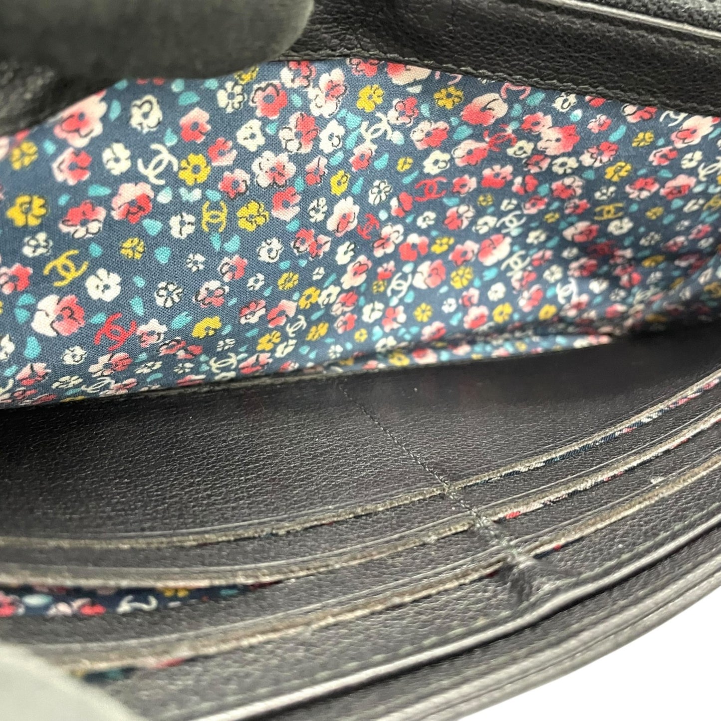 CHANEL シャネル ココマーク ラッキーフラワー クローバー 二つ折り 長財布 レザー 黒 ブラック フラワープリント レディース ヴィンテージ W5