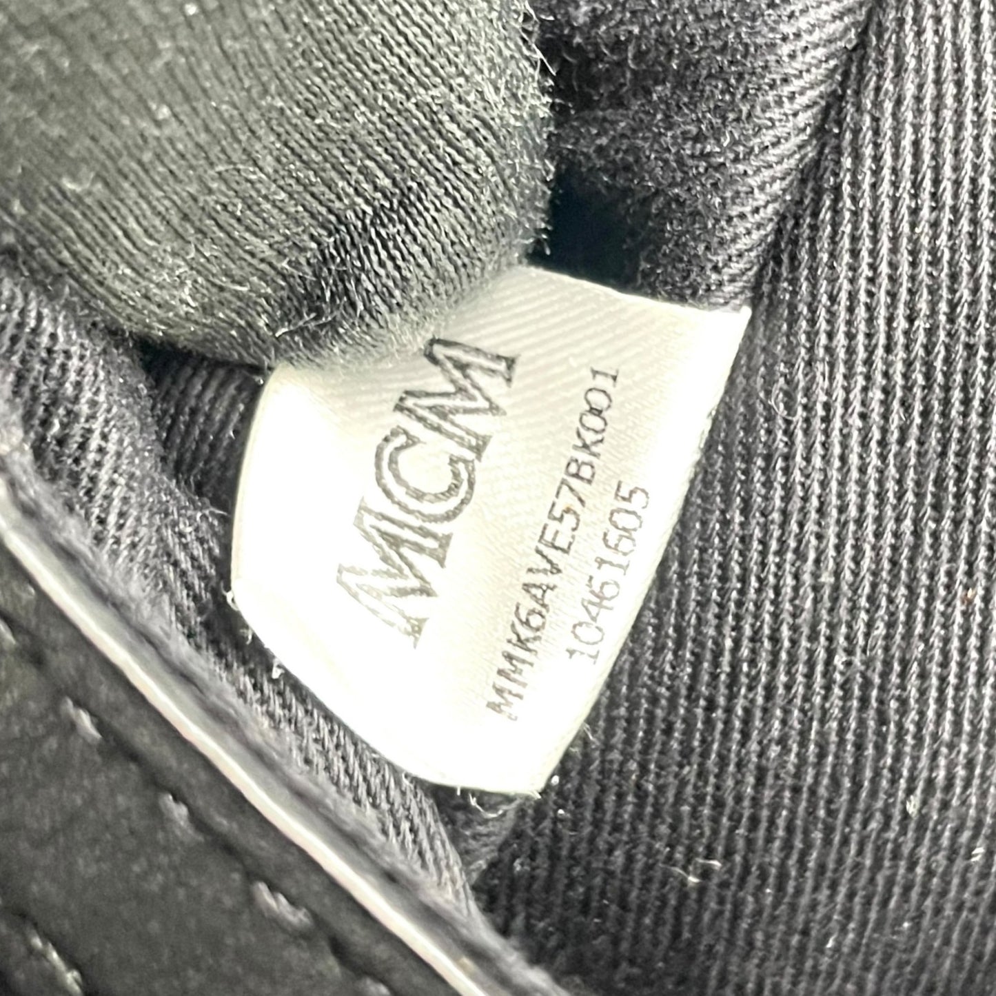 極美品 MCM エムシーエム バックパック リュック モノグラム ヴィセトス エンブレム刺繍 スタッズ付き レザー×ベルベット ブラック 黒 A