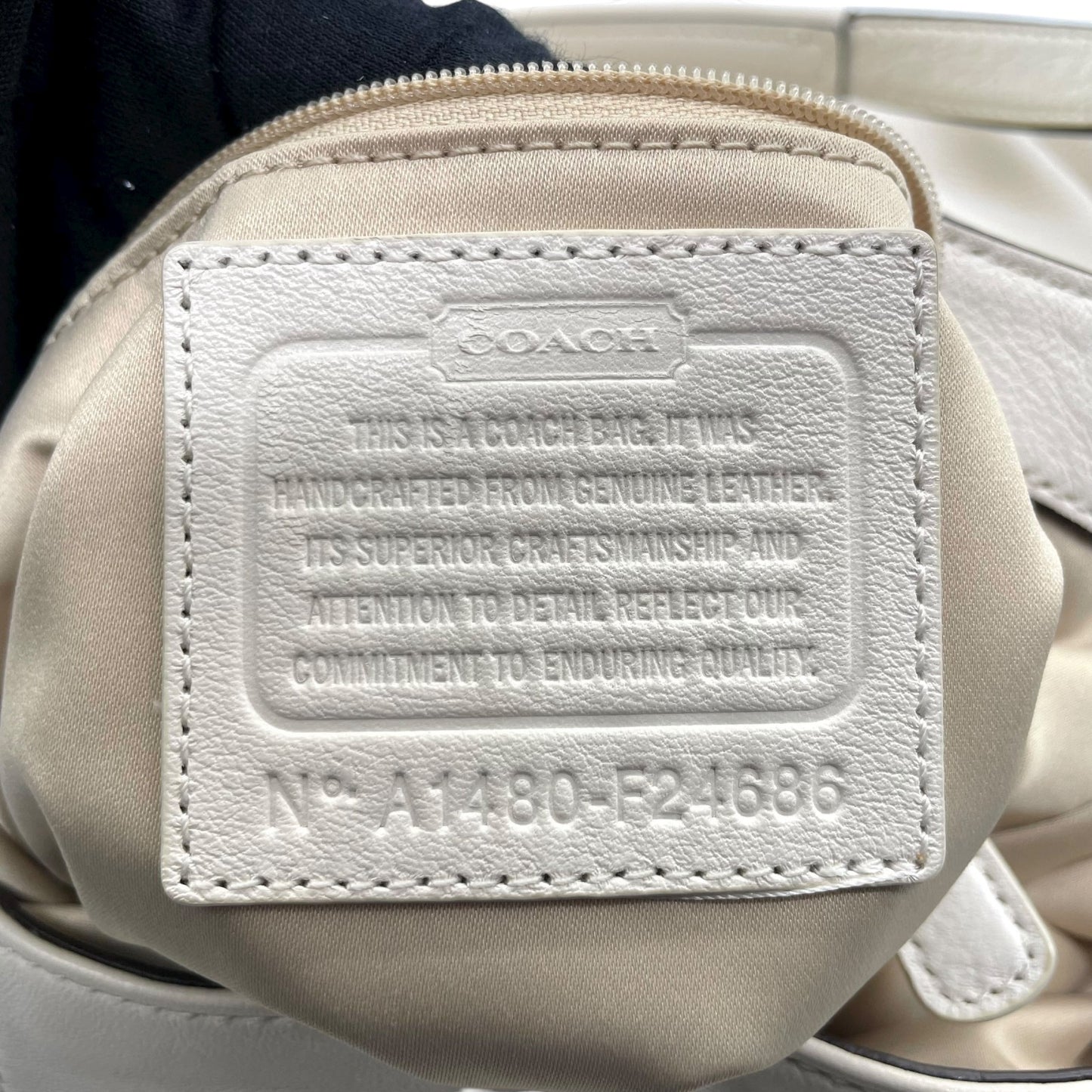 コーチ COACH ショルダーバッグ ワンショルダー レザー 白 ホワイト バックルデザイン 金金具 ゴールド金具 レディース T3