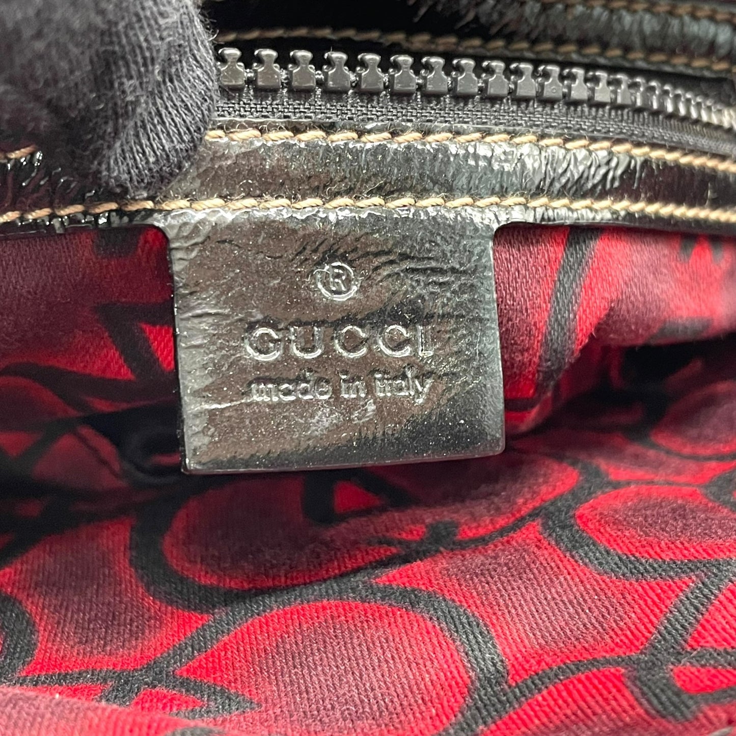 美品 グッチ GUCCI ハンドバッグ ショルダーバッグ ブラック 黒 2way パテントレザー インターロッキングG GGロゴ 手提げ 斜め掛け可 シルバー金具 レディース B2
