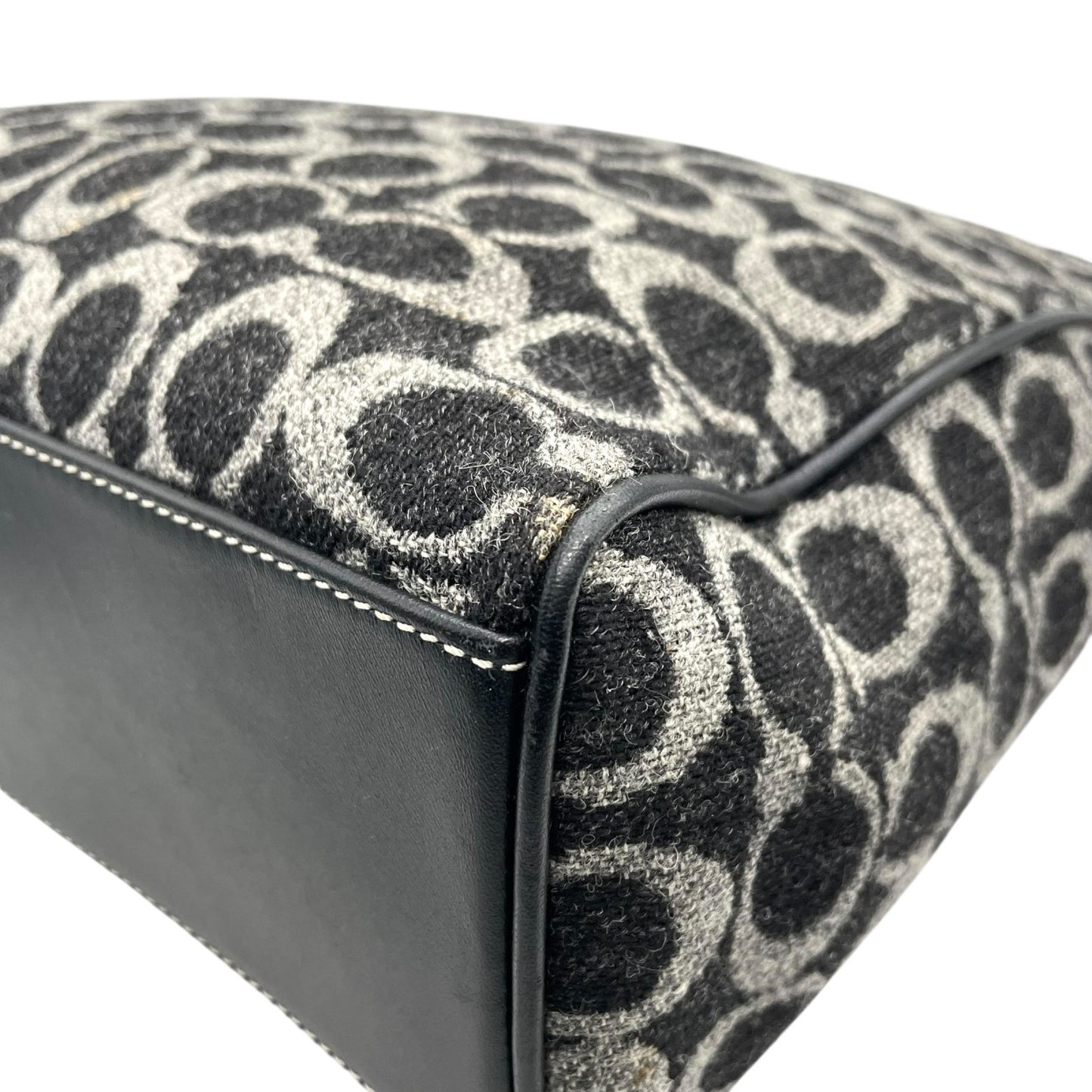 美品 COACH コーチ シグネチャー トートバッグ ハンドバッグ 黒 ブラック グレー ウール レザー シルバー金具 ロゴ ファスナー開閉 レディース S11