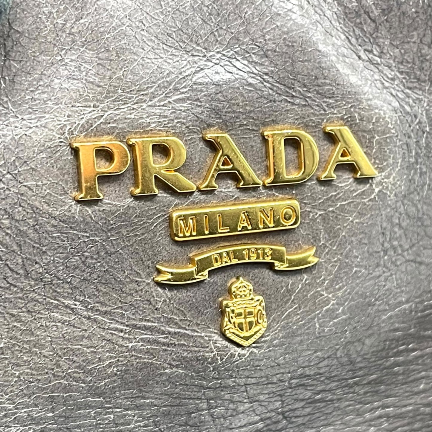 プラダ PRADA トートバッグ ショルダーバッグ 肩掛け 灰色 グレー レザー 金金具 ゴールド金具 2WAY K3