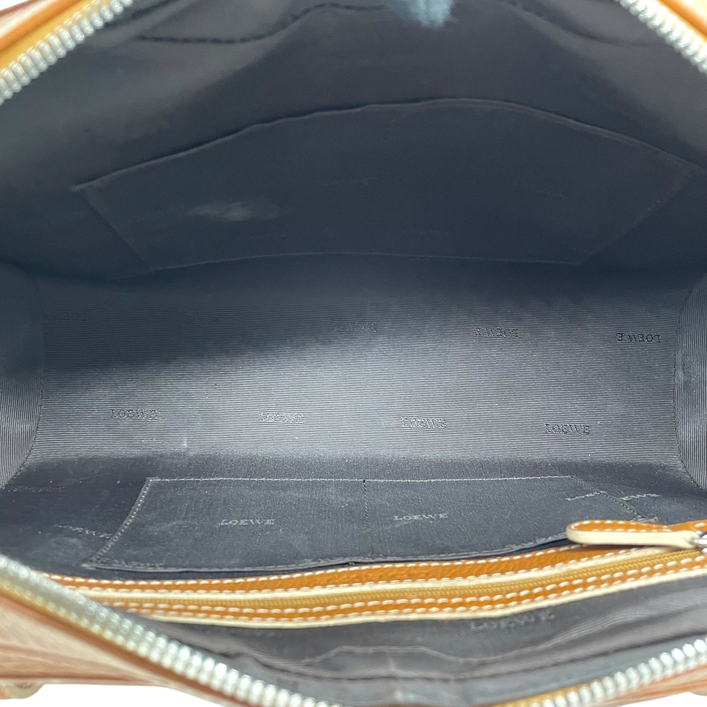 美品 ロエベ LOEWE センダ ハンドバッグ キャメルブラウン 茶 レザー シルバー金具 ファスナー開閉 ロゴ型押し レディース A