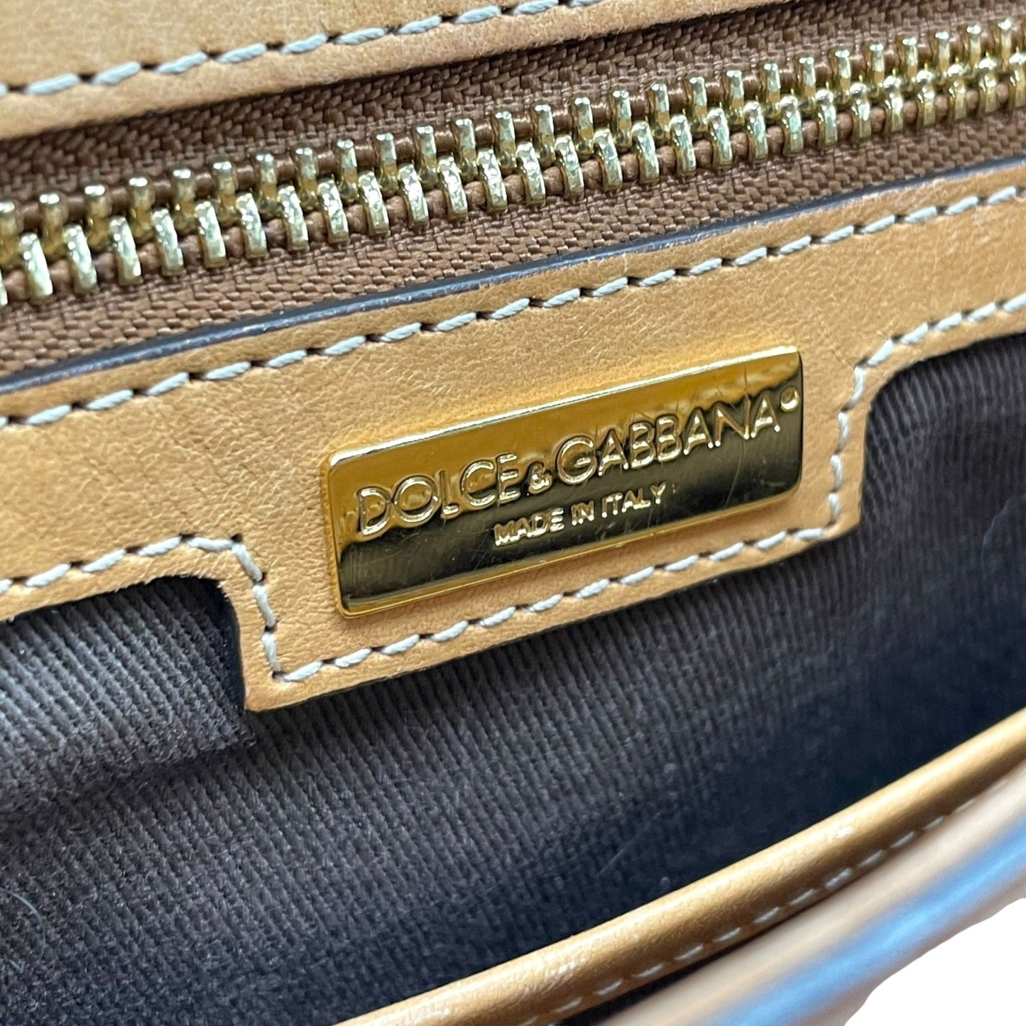 美品 DOLCE&GABBANA ドルチェ＆ガッパーナ シシリー 2WAY ハンドバッグ ショルダーバッグ ドルガバ レオパード ヒョウ柄 レザー PVC ブラウン 茶 ブラック 黒 レディース D&G ロゴプレート フラップ ゴールド金具 斜め掛け可 K4