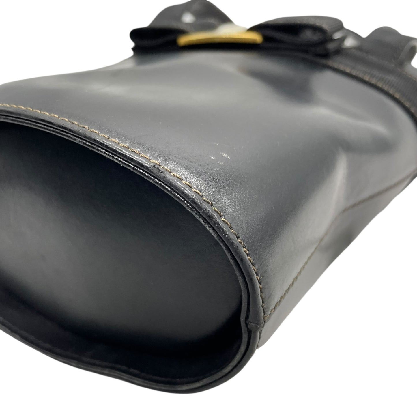 Salvatore Ferragamo サルヴァトーレ フェラガモ BA216161 ハンドバッグ ヴァラリボン 黒 ブラック レザー ゴールド金具 バケツ型 ヴィンテージ レディース B4