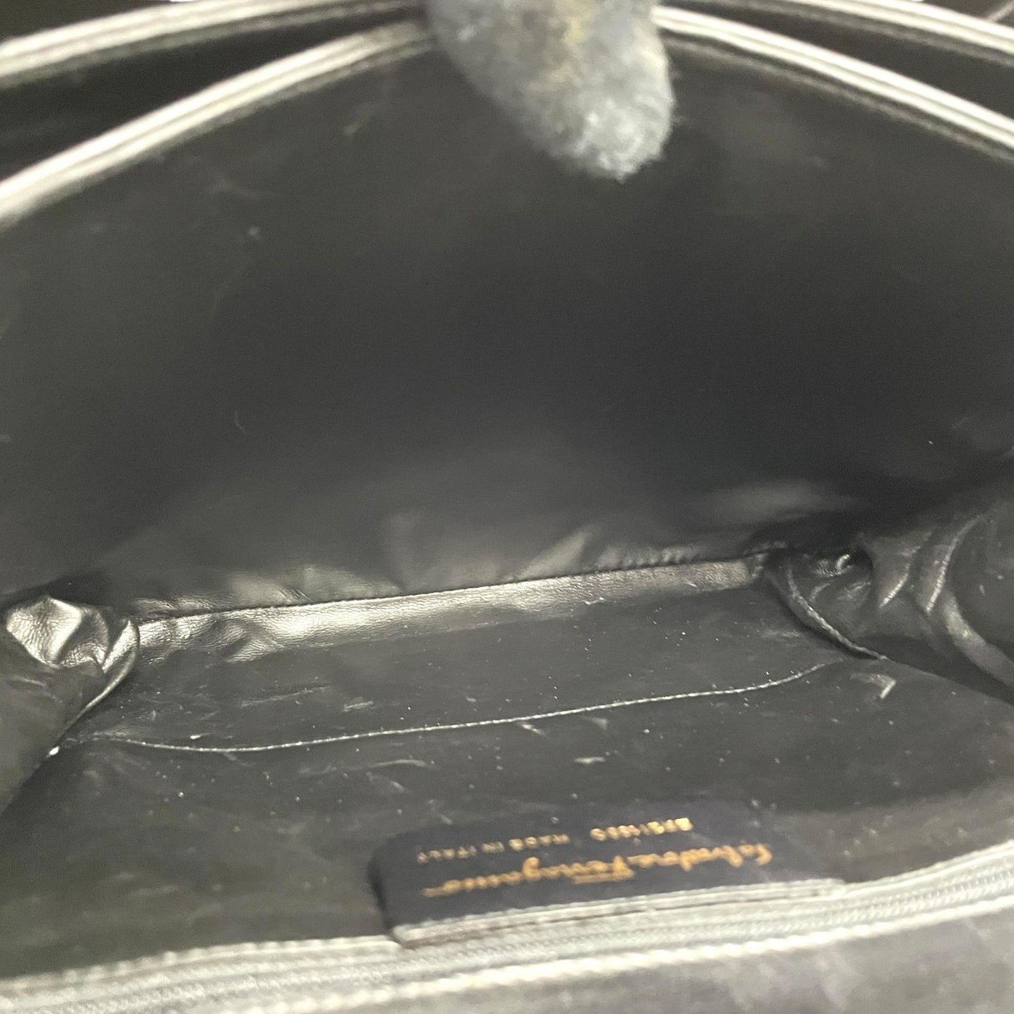 Salvatore Ferragamo フェラガモ ショルダーバッグ ブラック レザー ゴールド金具 斜め掛け可 ヴィンテージ レディース B