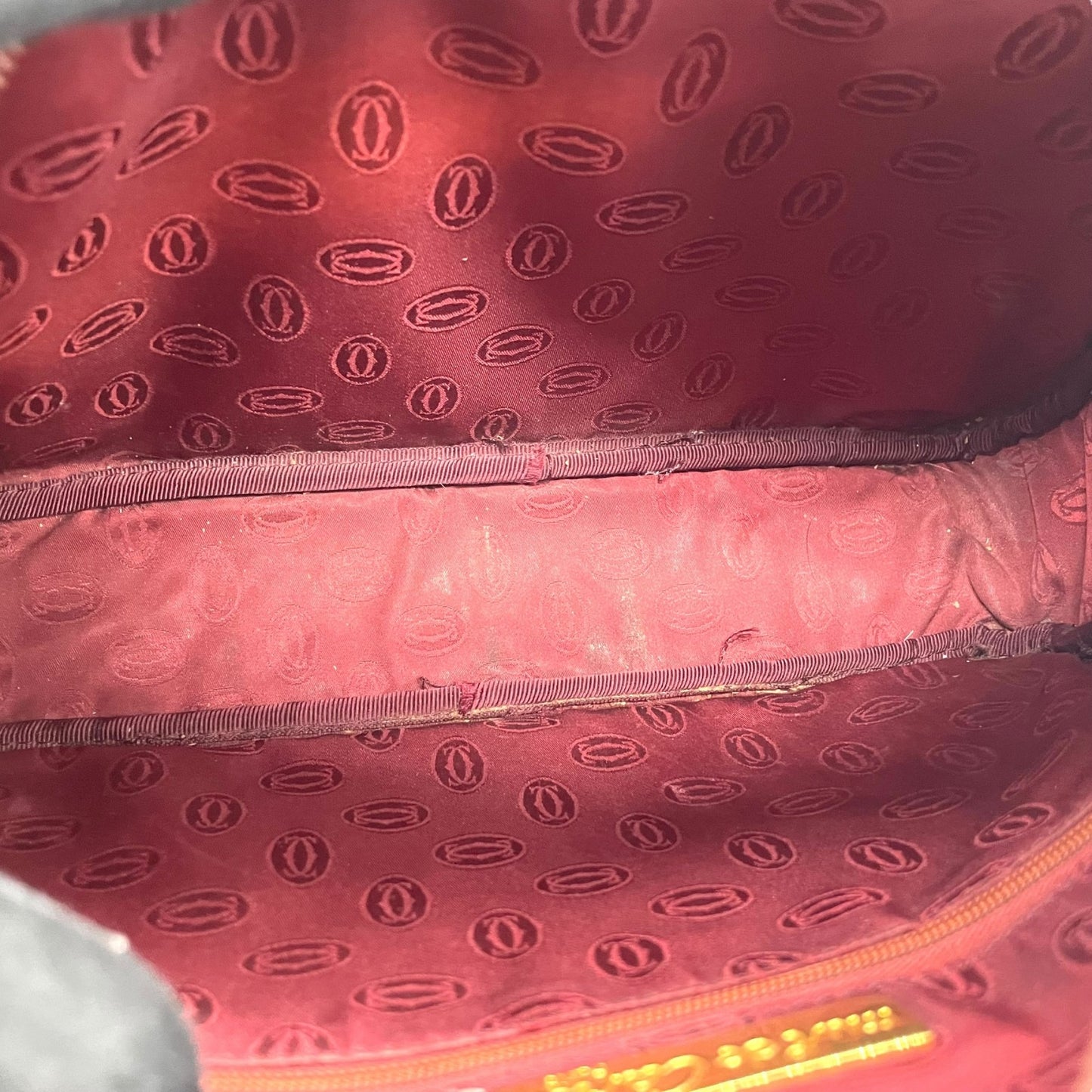 美品 Cartier カルティエ マストライン ショルダーバッグ 赤 ボルドー ワインレッド レザー ゴールド金具 ロゴ 2Cモチーフ カメラバッグ 斜め掛け可 レディース Z1