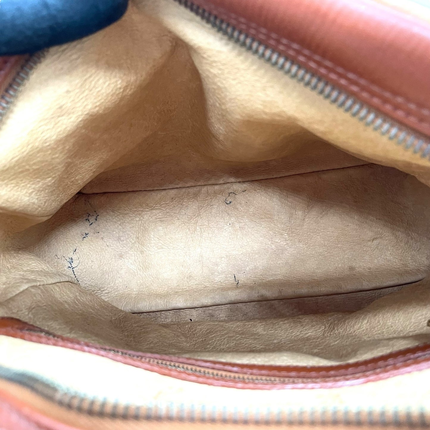 MCM エムシーエム ショルダーバッグ メッセンジャーバッグ ヴィセトス PVC レザー ブラウン 茶色 ゴールド金具 総柄 クロスボディ 斜め掛け ユニセックス K8