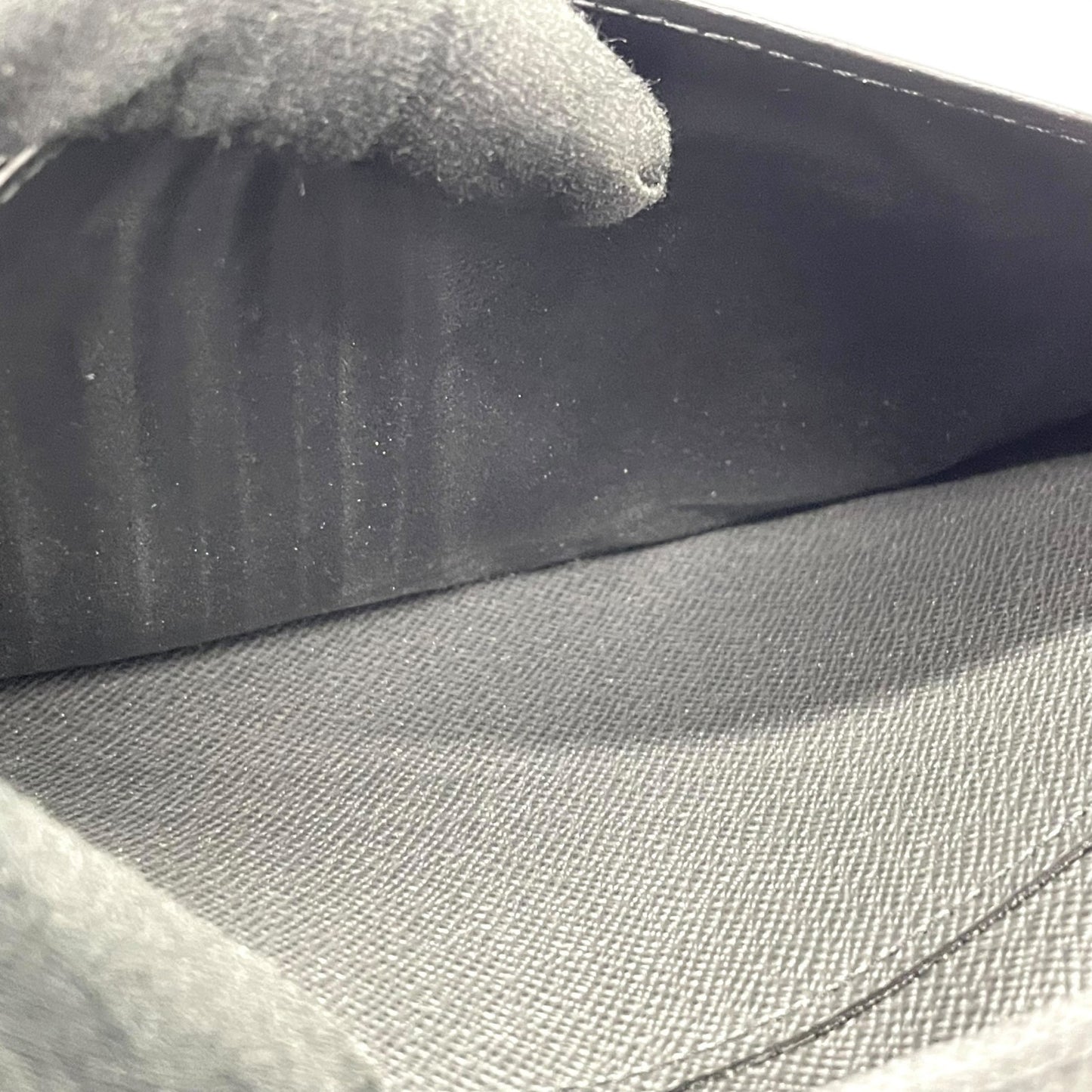 美品 LOUIS VUITTON ルイヴィトン タイガ ポルトフォイユ・ロン 二つ折り 長財布 M33402 レザー 黒 ブラック メンズ W5