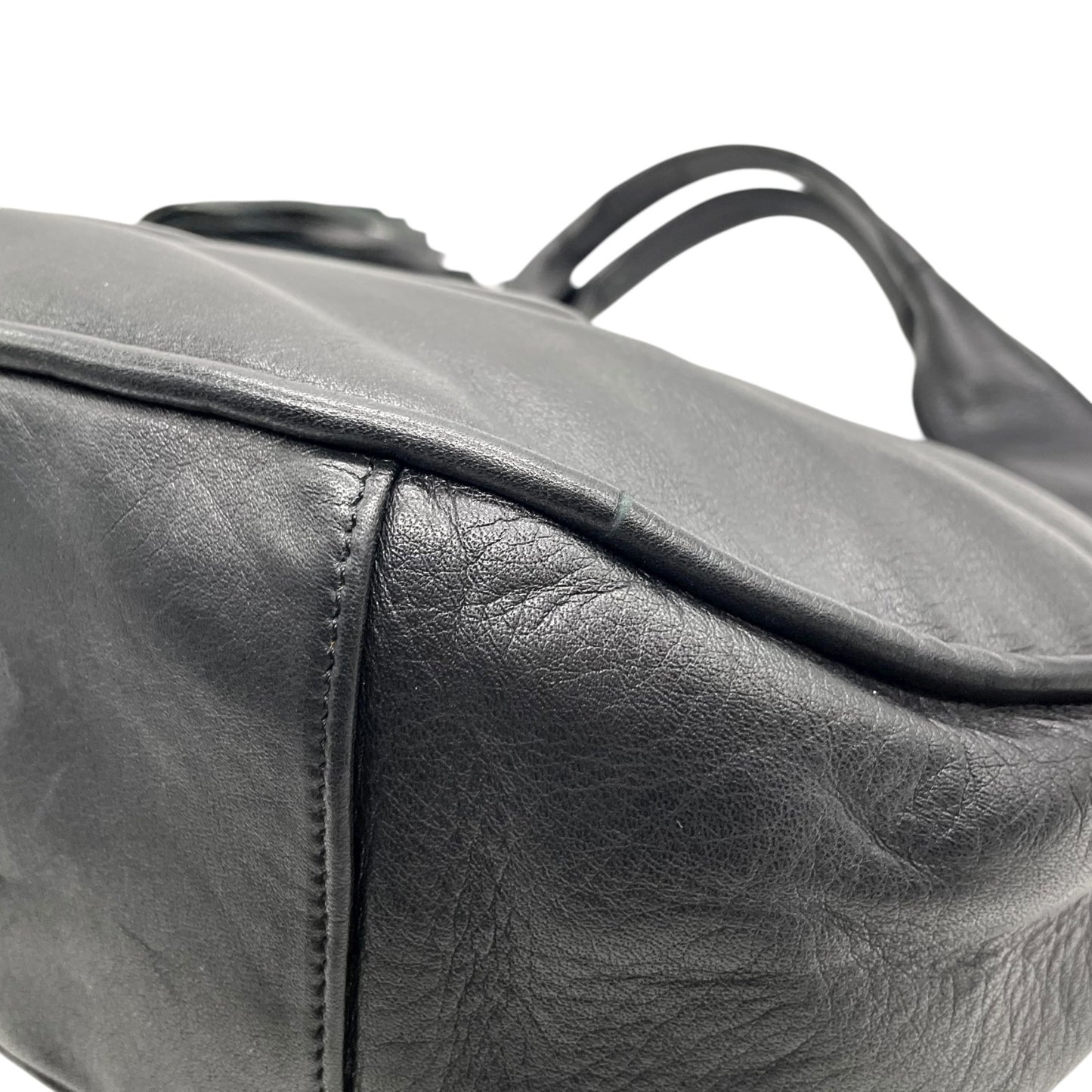 未使用級 ヴィヴィアンウエストウッド Vivienne Westwood オーブ ロゴ ハンドバッグ ワンショルダー ホーボーバッグ タッセル付き フリンジ 黒 ブラック レザー ゴールド金具 C8