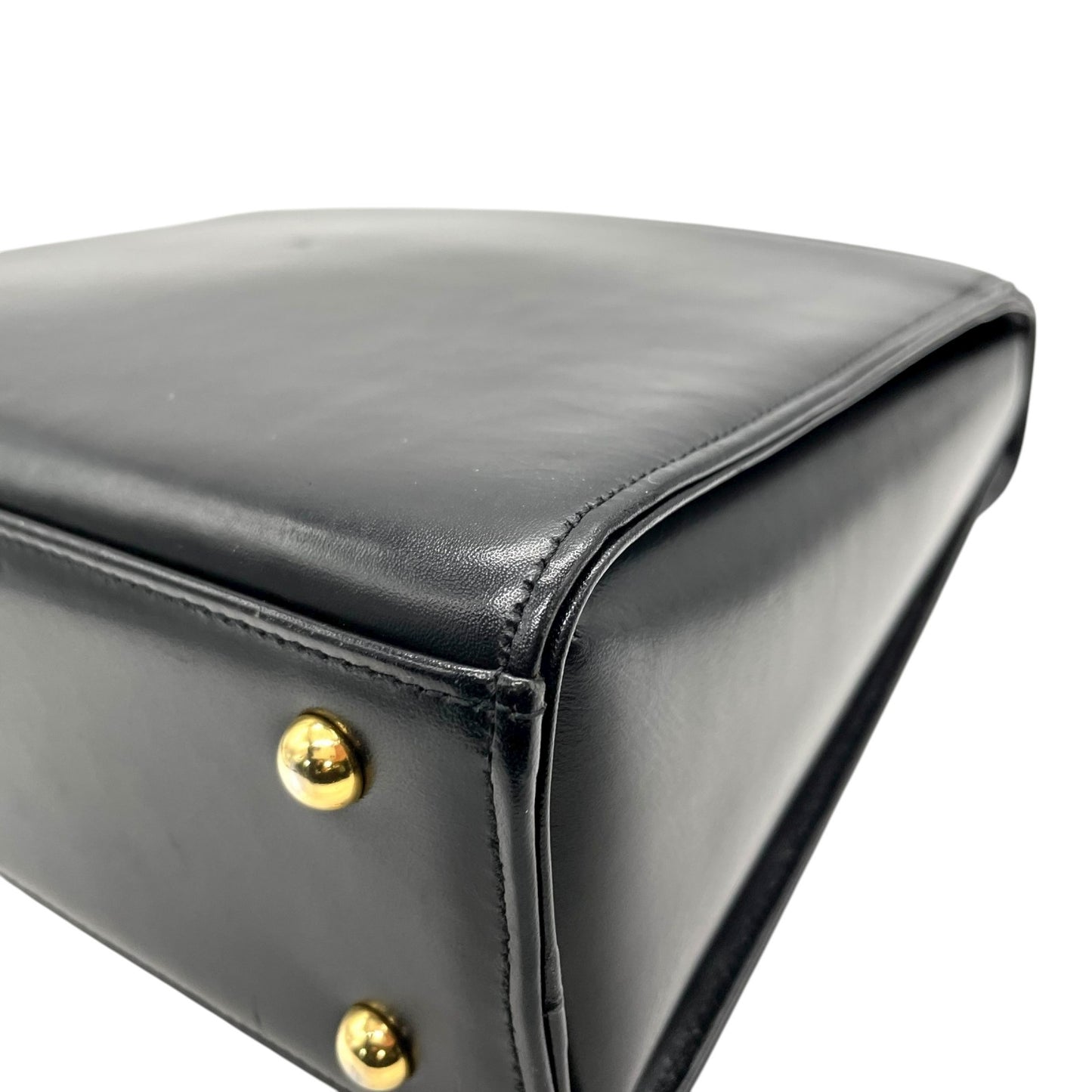 美品 ジバンシィ GIVENCHY ハンドバッグ レザー 黒 ブラック 金金具 ゴールド金具 フォーマル ヴィンテージ ロゴボタン フォーマル A8