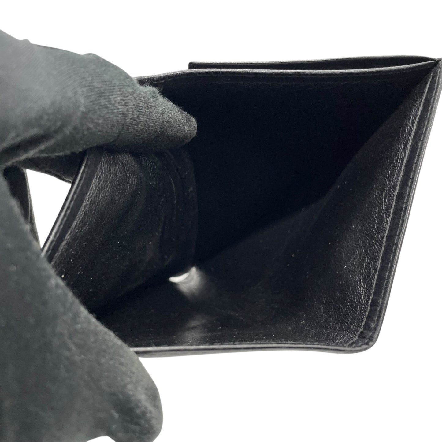 グッチ GUCCI 二つ折り 長財布 札入れ 黒 ブラック レザー シルバー金具 ロゴプレート メンズ 小銭入れなし M5