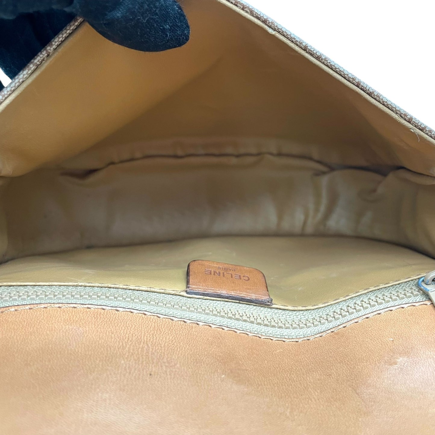 美品 CELINE オールドセリーヌ マカダム柄 トリオンフ ショルダーバッグ PVC レザー ベージュ ブラウン ゴールド金具 斜め掛け可 フラップ開閉 ヴィンテージ レディース K11