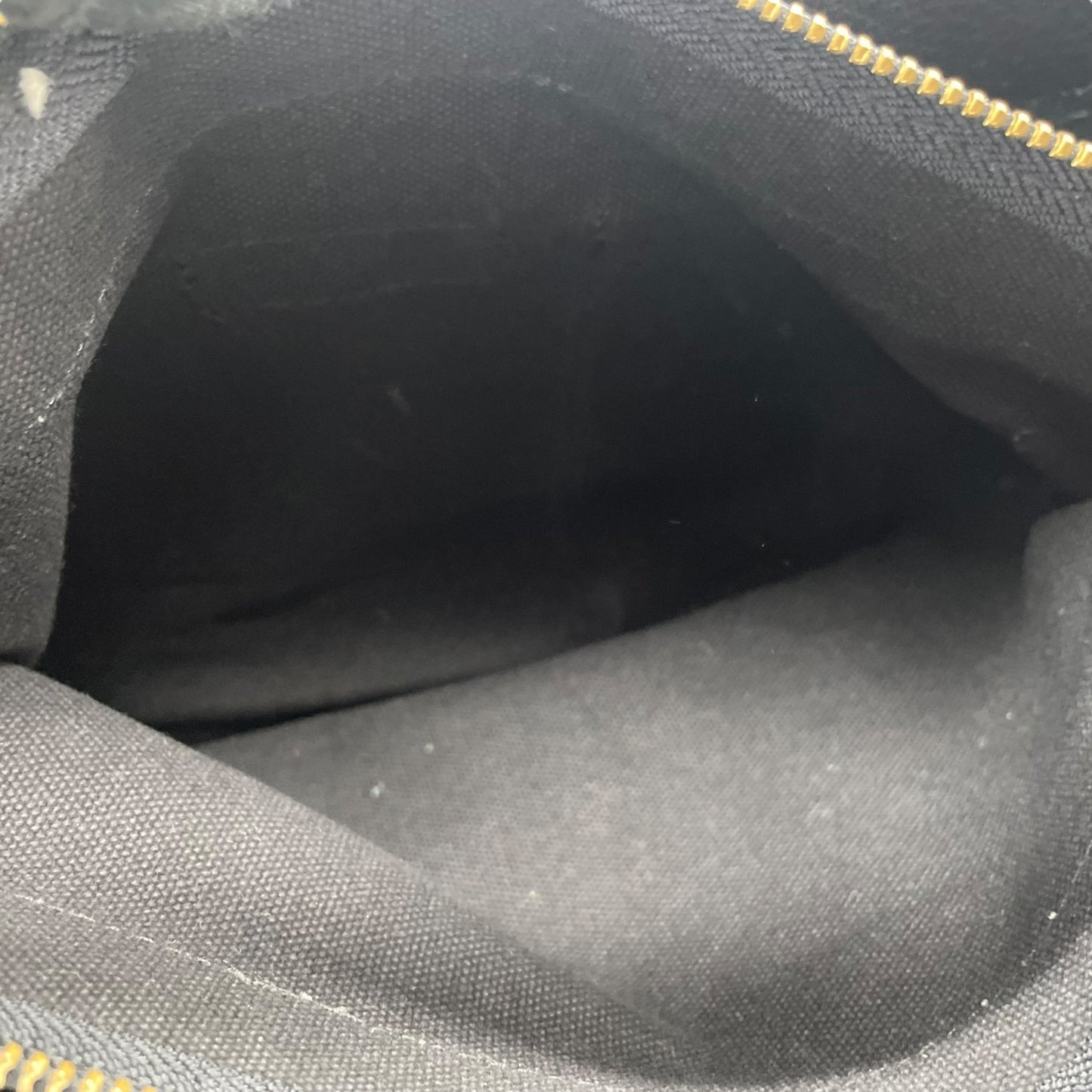 A.D.M.J エーディーエムジェイ トートバッグ レザー 黒 ブラック ホワイトステッチ シュリンクレザー 金金具 ゴールド金具 T3