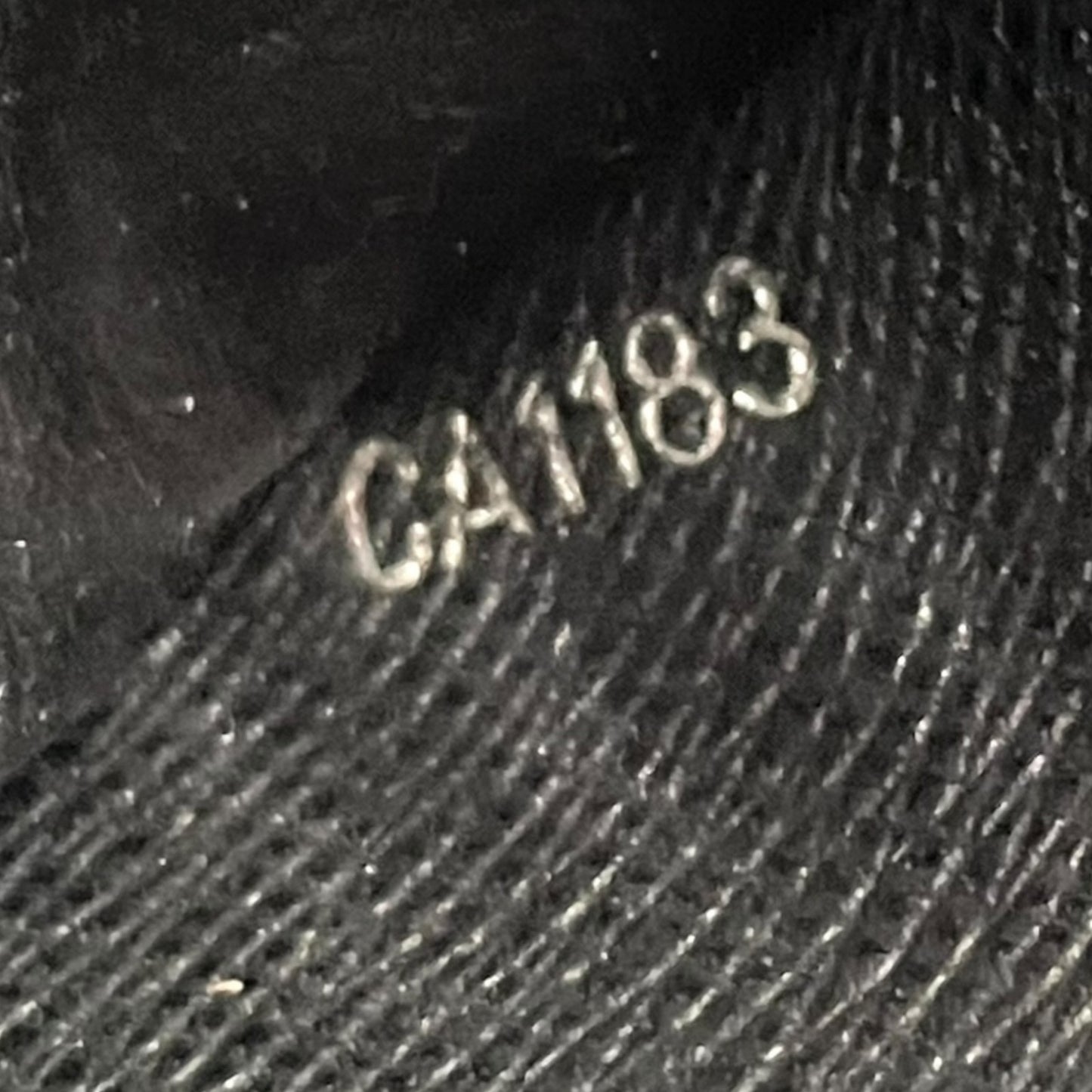 ルイ・ヴィトン Louis Vuitton タイガ ジッピーウォレット ヴェルティカル M32822 長財布 ノワール ブラック レザー ラウンドファスナー シルバー金具 メンズ W6