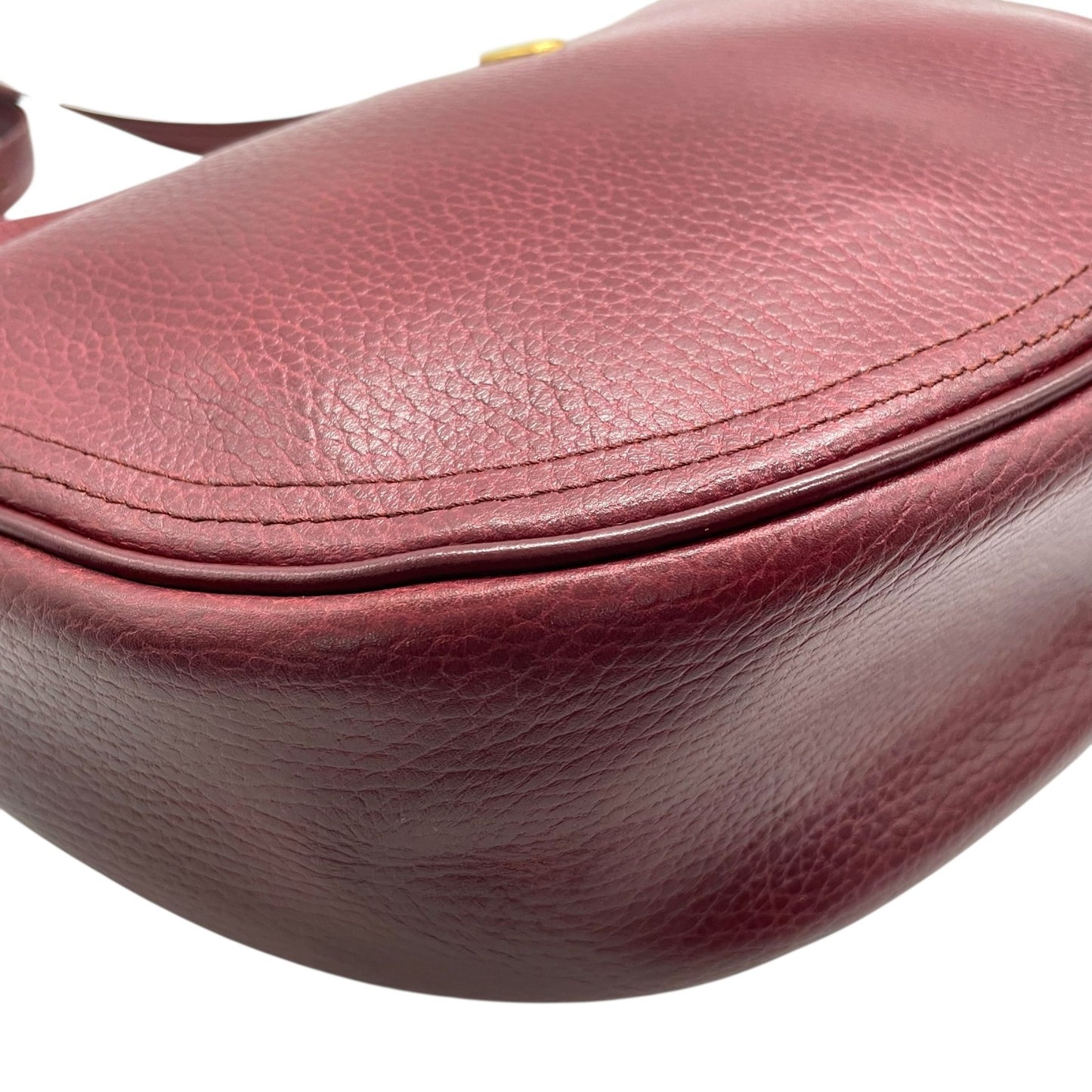 美品 カルティエ Cartier マストライン ショルダーバッグ ワンショルダー 赤 ボルドー ワインレッド レザー ゴールド金具 トリニティ 2Cモチーフ 肩掛け可 斜め掛け可 レディース B4