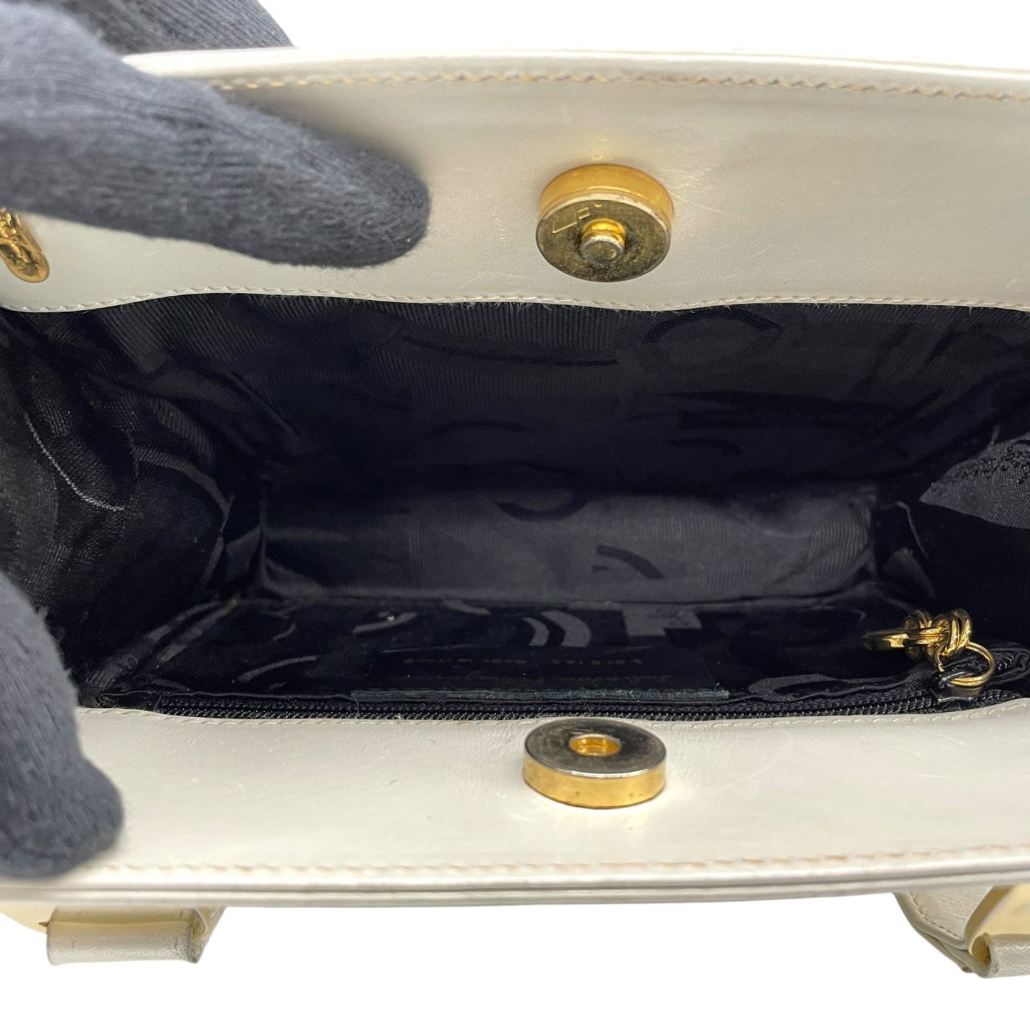 Salvatore Ferragamo サルヴァトーレフェラガモ ヴィンテージ ハンドバッグ レザー ホワイト ゴールド金具 K7