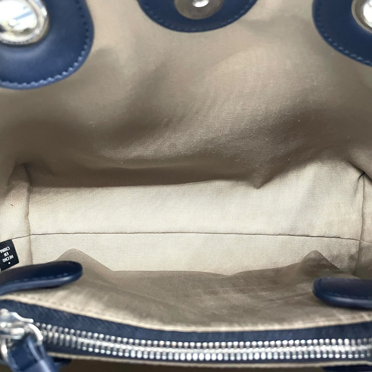 【未使用級】EMPORIO ARMANI エンポリオアルマーニ 2way ハンドバッグ ショルダーバッグ 編み込み キャンバス フリンジ ネイビー ホワイト D