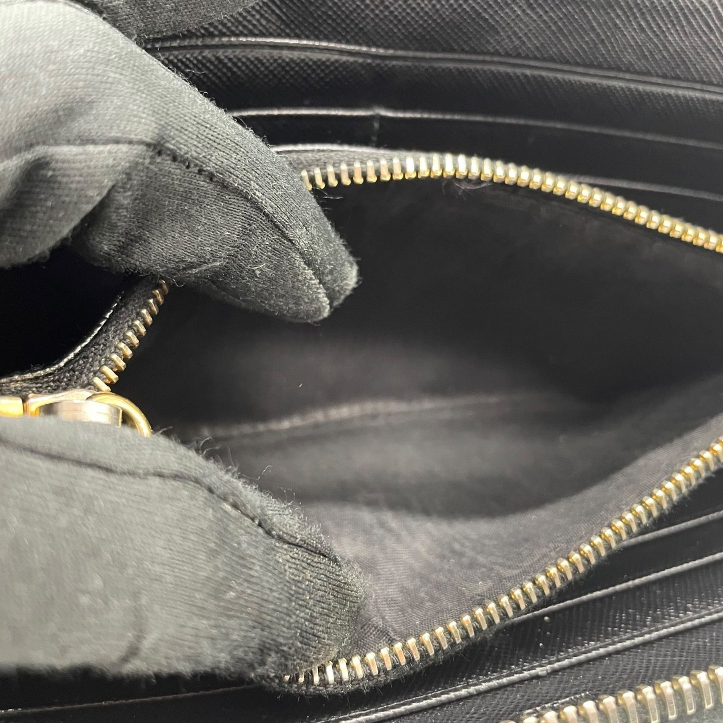 Authentic PRADA Saffiano Leather Long Wallet Black Round Zipper Logo Gold Hardware Women's