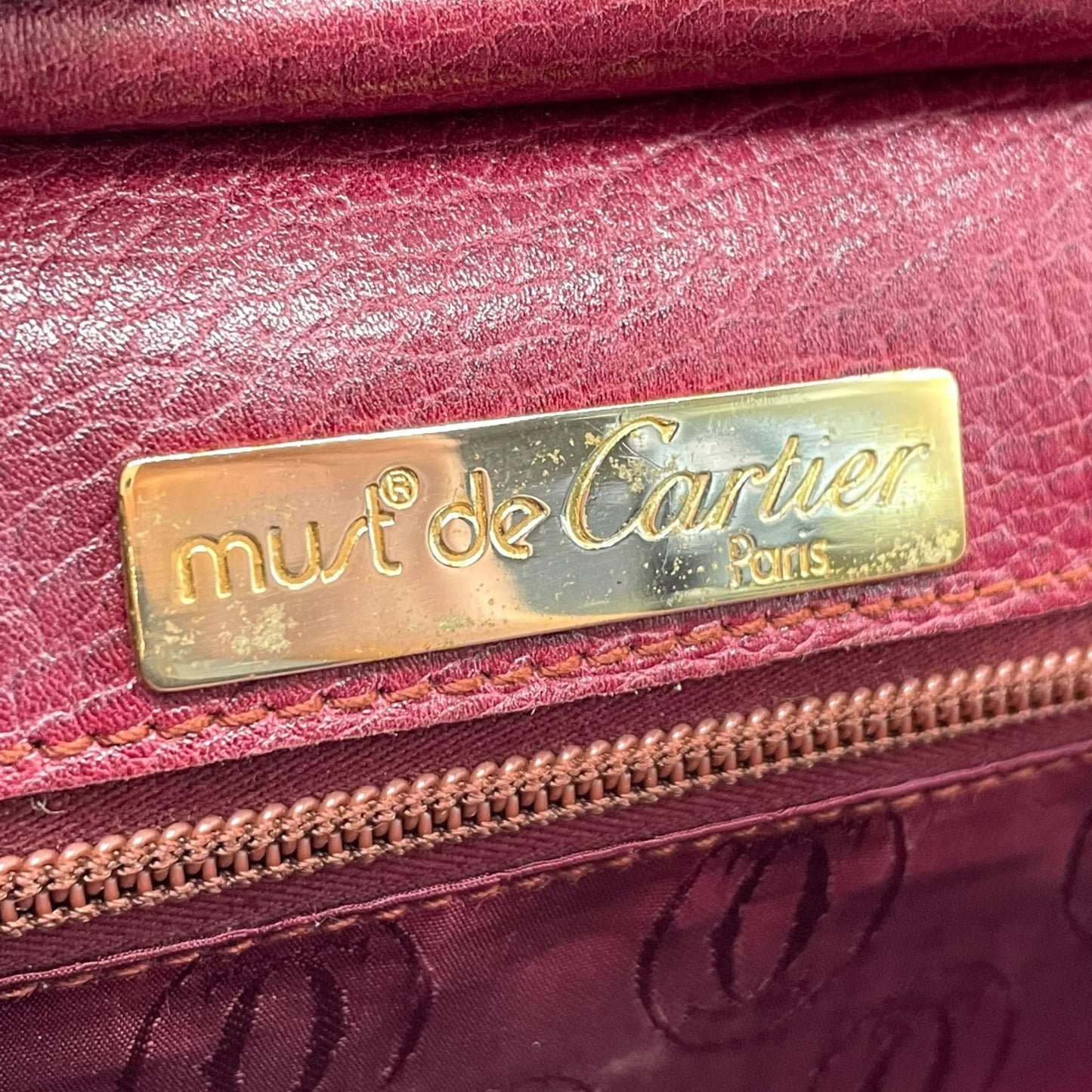 Cartier カルティエ マストライン ショルダーバッグ 赤 ボルドー ワインレッド レザー 本革 ゴールド金具 斜め掛け可 フラップ開閉 2Cモチーフ レディース C6