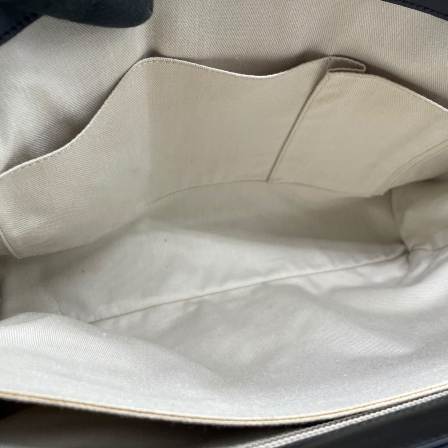 極美品 Salvatore Ferragamo フェラガモ ガンチーニ ハンドバッグ ワンショルダー 黒 ブラック レザー シルバー金具 DY-21 肩掛け可 メンズ レディース E