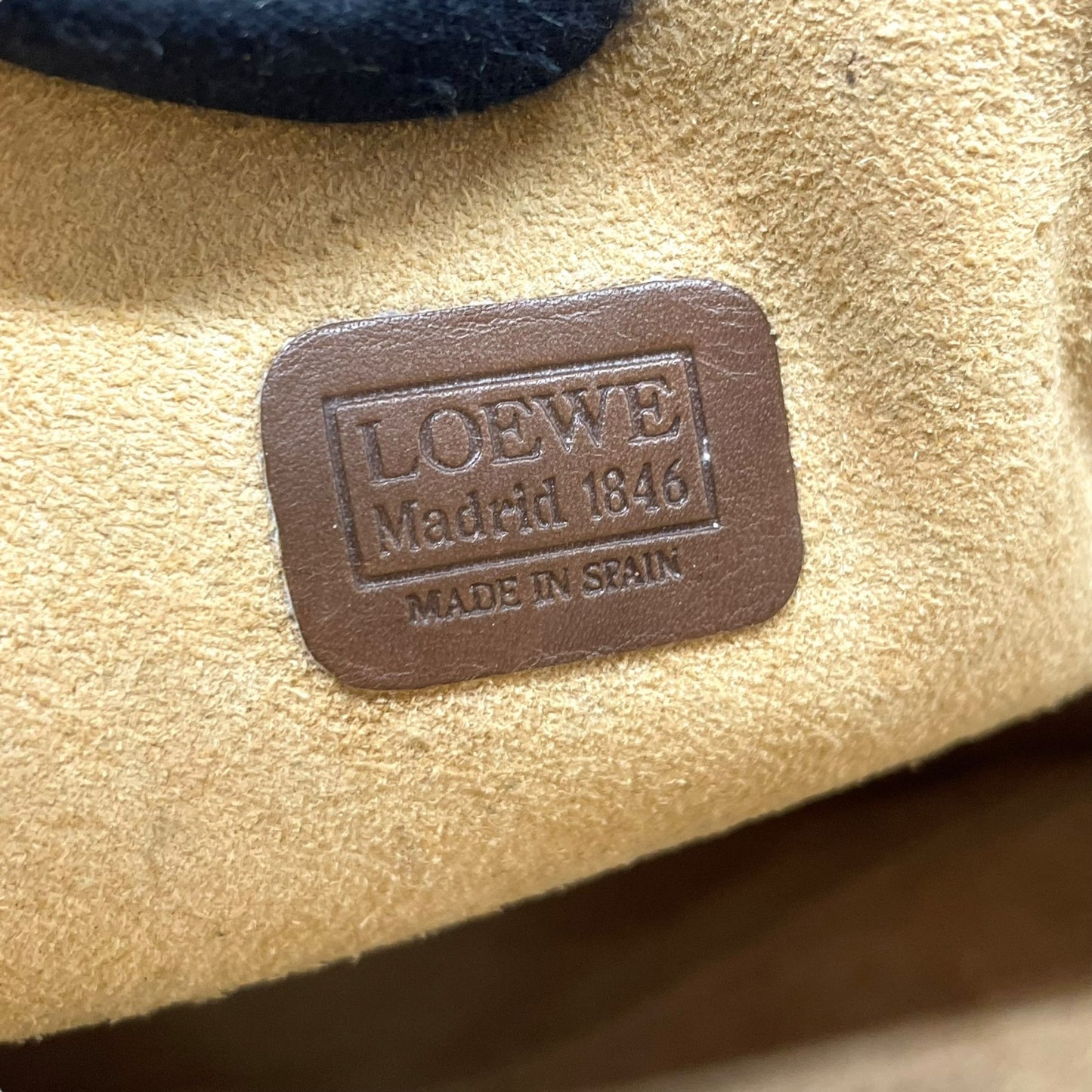 Authentic LOEWE Anagram Leather Shoulder Bag Camel Brown Embossed Logo Crossbody Vintage Archive Women
