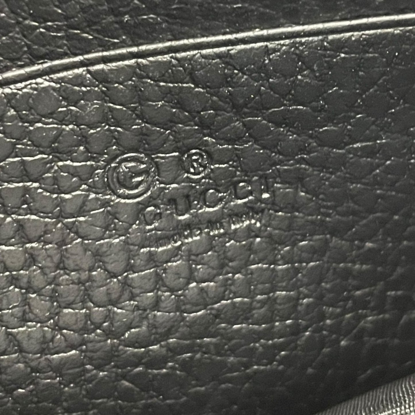 美品 GUCCI グッチ インターロッキングG ウォレットバッグ 510314 チェーンショルダー 長財布 ショルダーバッグ 黒 ブラック レザー ゴールド金具 GG 斜め掛け 箱付き レディース W1