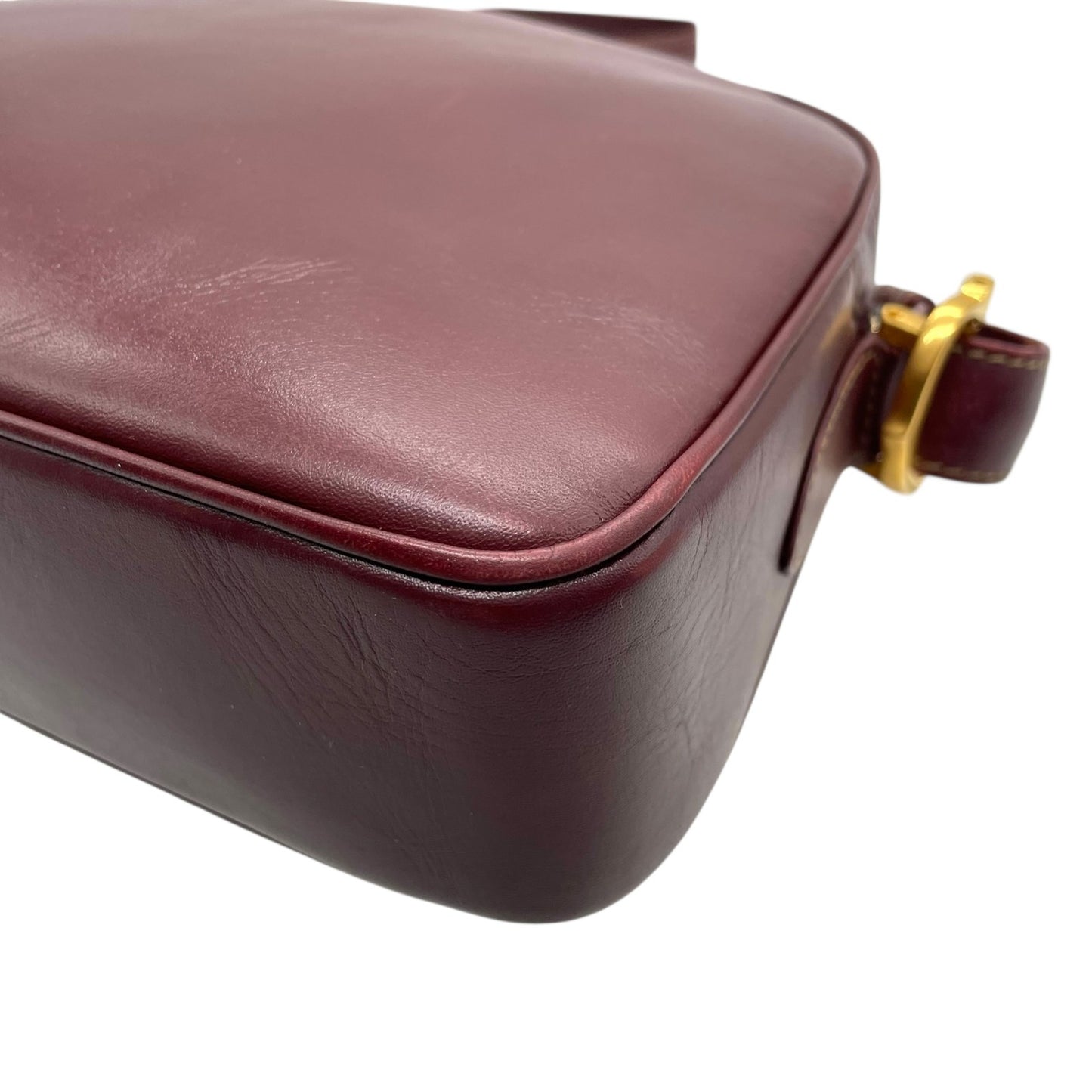 美品 Cartier カルティエ マストライン ショルダーバッグ 赤 ボルドー ワインレッド レザー ゴールド金具 ロゴ 2Cモチーフ カメラバッグ 斜め掛け可 レディース Z1