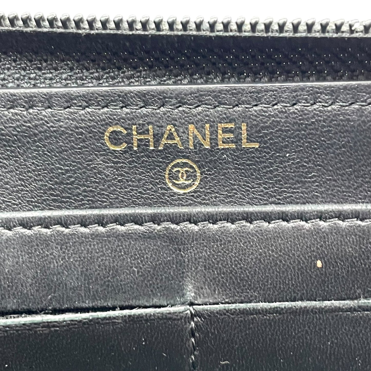 美品 シャネル CHANEL ボーイシャネル ラウンドファスナー 長財布 ブラック 黒 レザー 金 ゴールド金具 キルティング ココマーク W6