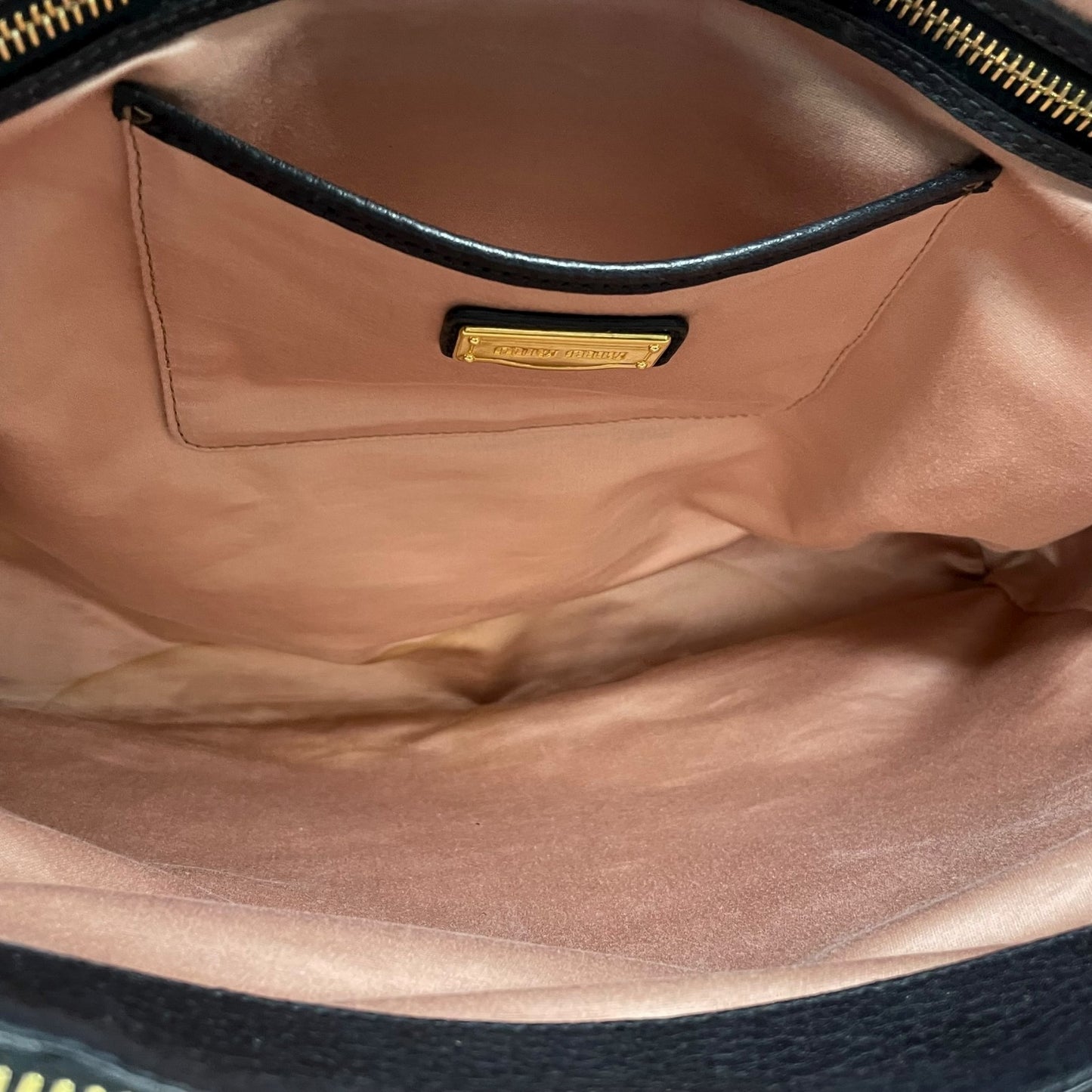 美品 ミュウミュウ MIU MIU レザー トートバッグ 2WAY ショルダー A4対応 黒 ブラック 金金具 ゴールド金具 D