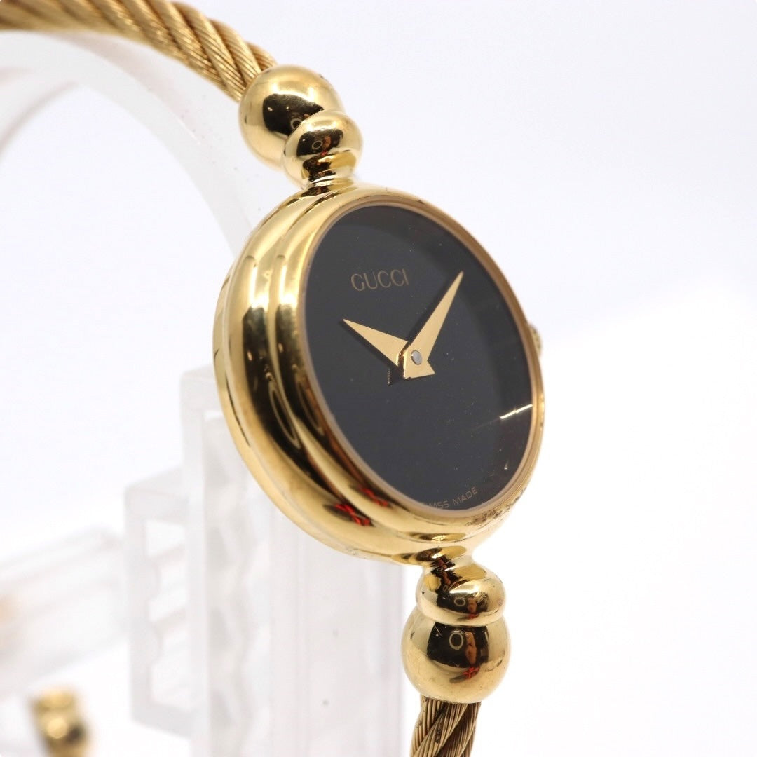 美品 電池交換済 グッチ GUCCI 2700.2.L 腕時計 レディースウォッチ バングルウォッチ ワイヤーブレスレット クォーツ ゴールド ブラック文字盤 アナログ ヴィンテージ ビンテージ エレガント クラシック ドレスウォッチ 稼働品 G3