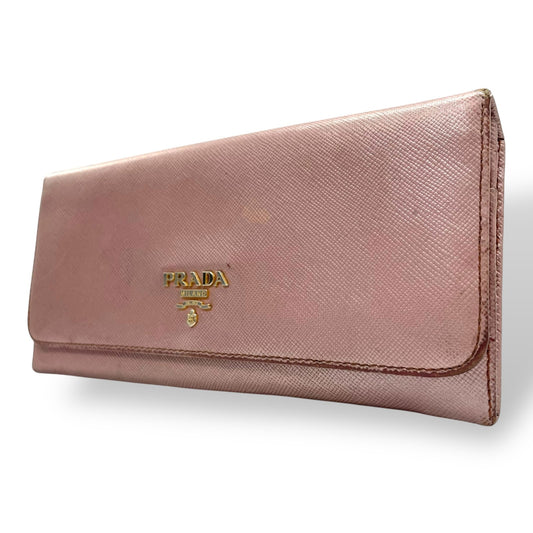PRADA プラダ 長財布 ロングウォレット サフィアーノレザー ピンク ピンクベージュ メタリック ゴールド金具 ロゴ フラップ レディース W3