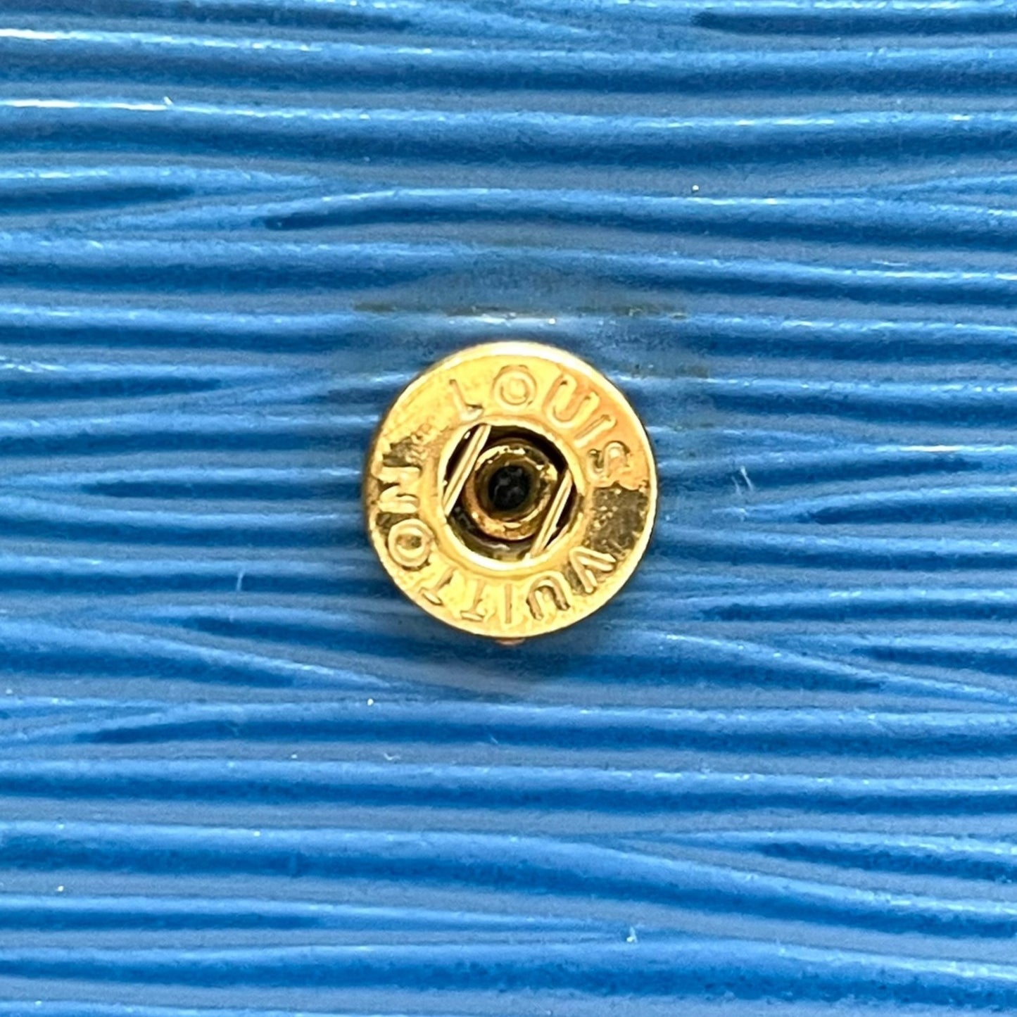 LOUIS VUITTON ルイヴィトン 三つ折り財布 エピ ポルトモネ ビエ カルト クレディ M63485 青 ブルー レザー M4