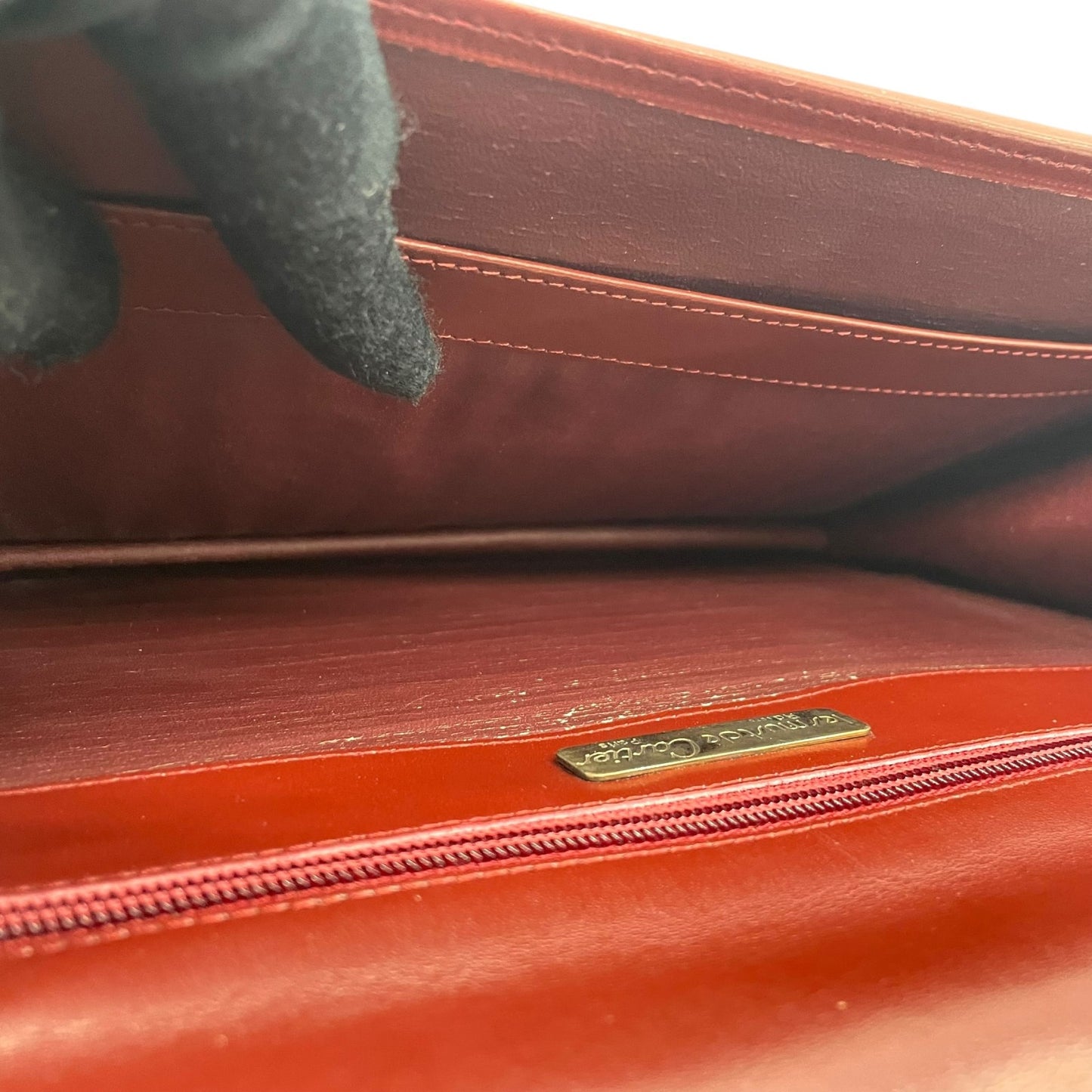 美品 Cartier カルティエ マストライン ショルダーバッグ レザー 赤 ボルドー ワインレッド フラップ開閉 ゴールド金具 肩掛け可 レディース 2Cモチーフ B5