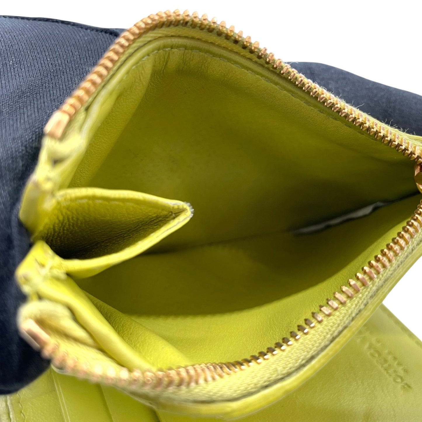 BOTTEGA VENETA ボッテガヴェネタ イントレチャート 二つ折り財布 コンパクトウォレット 緑 キウイグリーン レザー ゴールド金具 レディース M4