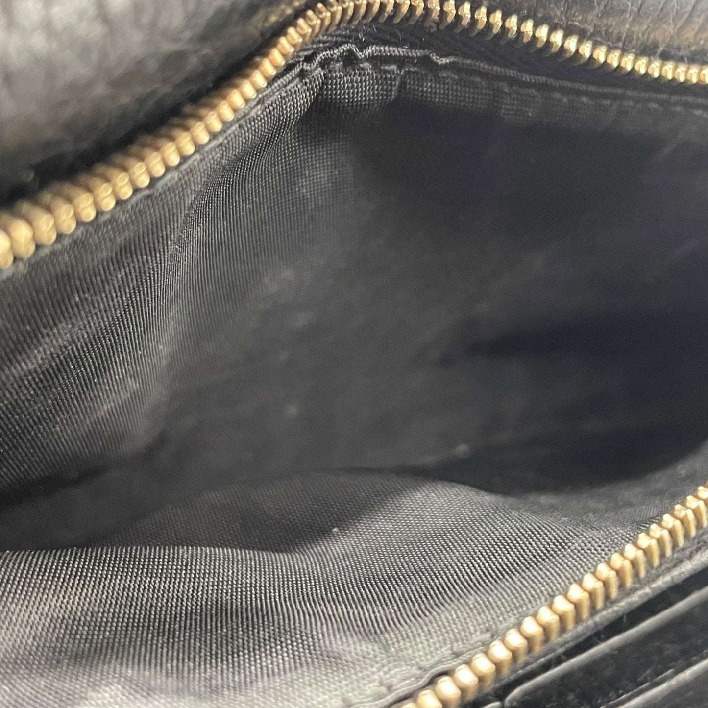 美品 GUCCI グッチ インターロッキングG ウォレットバッグ 510314 チェーンショルダー 長財布 ショルダーバッグ 黒 ブラック レザー ゴールド金具 GG 斜め掛け 箱付き レディース W1