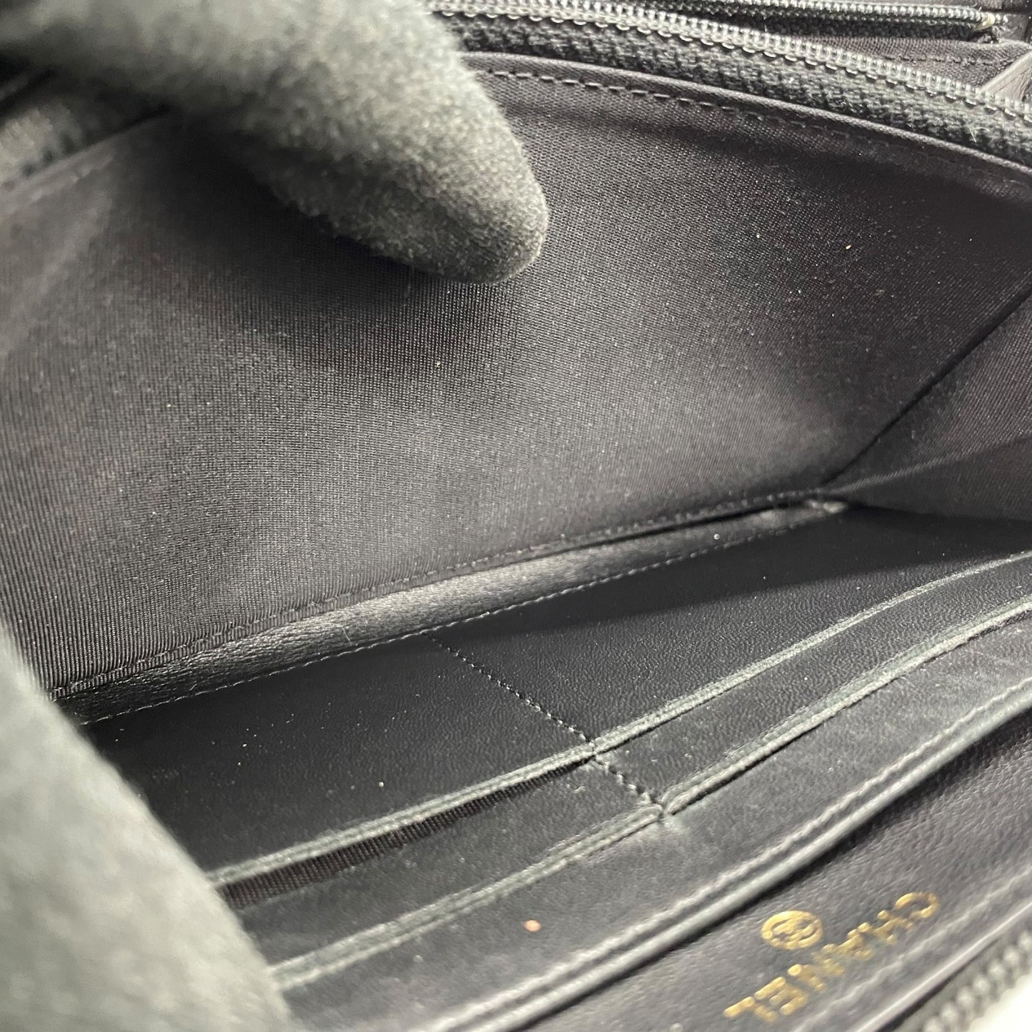 美品 シャネル CHANEL ボーイシャネル ラウンドファスナー 長財布 ブラック 黒 レザー 金 ゴールド金具 キルティング ココマーク W6