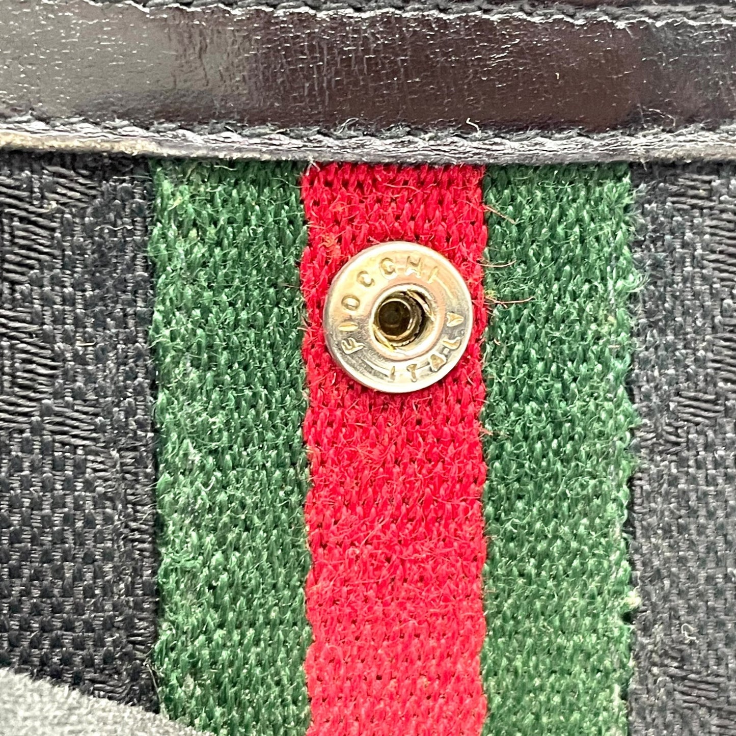 グッチ GUCCI シェリーライン 二つ折り財布 GGキャンバス レザー 黒 ブラック ゴールド金具 ヴィンテージ W4