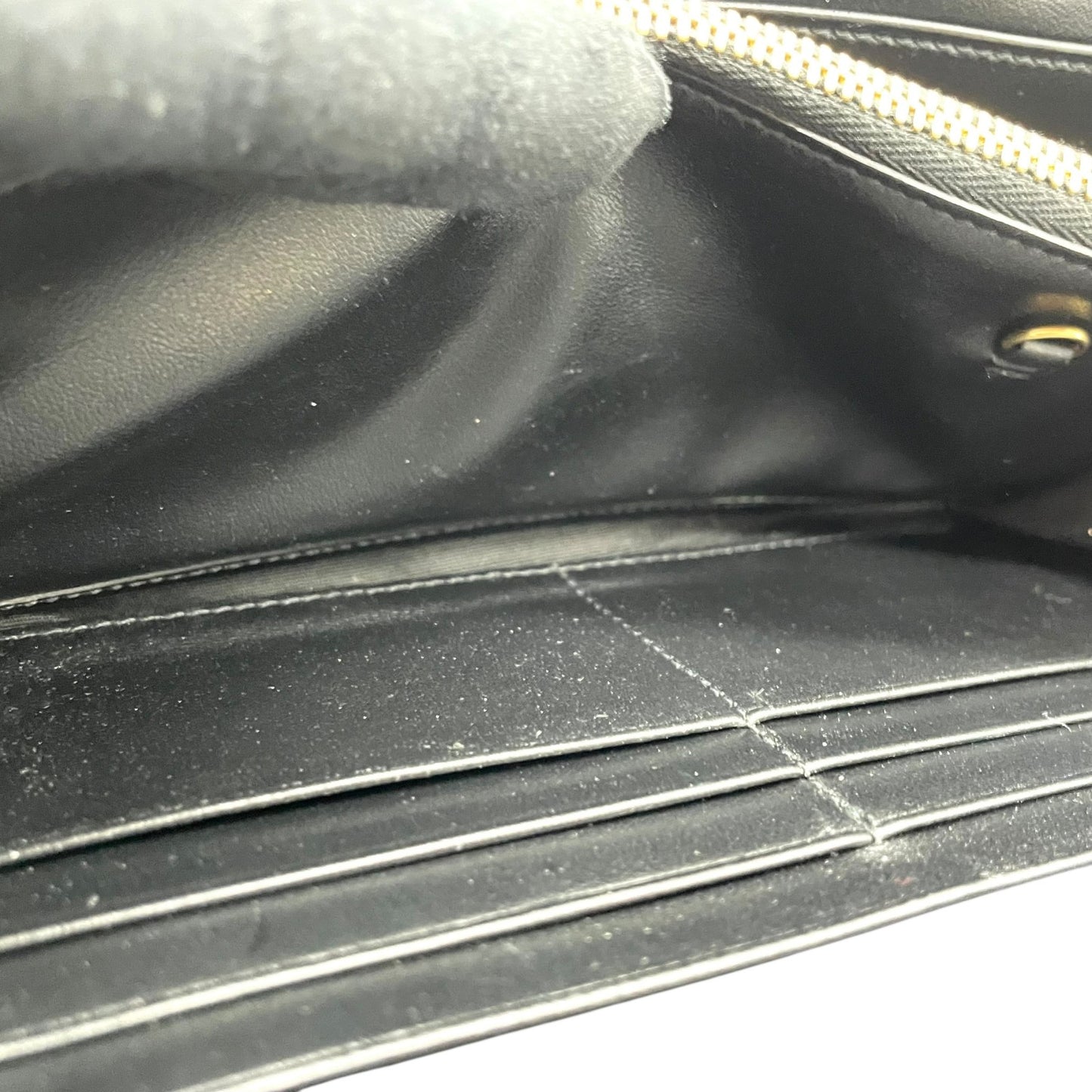 Salvatore Ferragamo フェラガモ 長財布 ガンチーニ ダブルガンチーニ エンボス ターンロック 黒 ブラック レザー 本革 ゴールド金具 ロングウォレット レディース W5