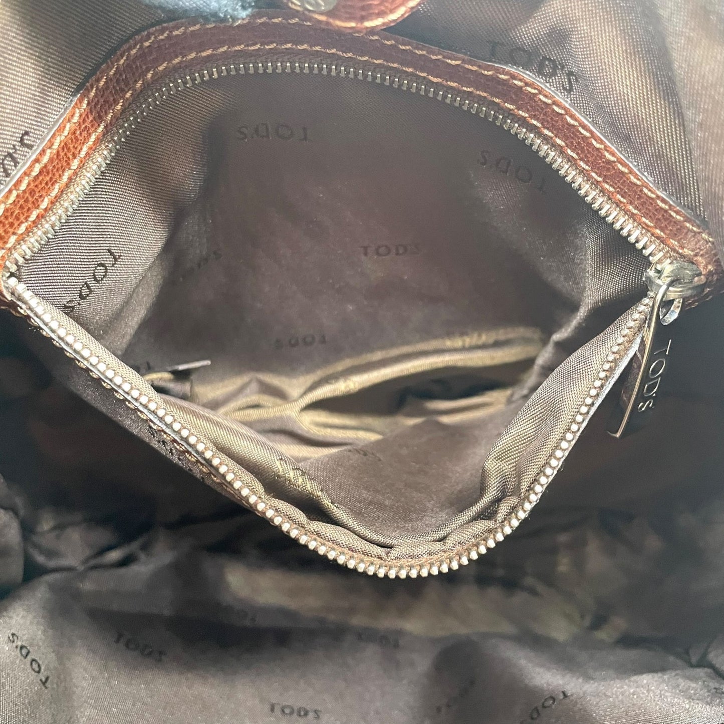 トッズ TOD’S レザー×ナイロン 2WAY トートバッグ ショルダーバッグ 茶色 ブラウン 光沢 大容量 レディース S95