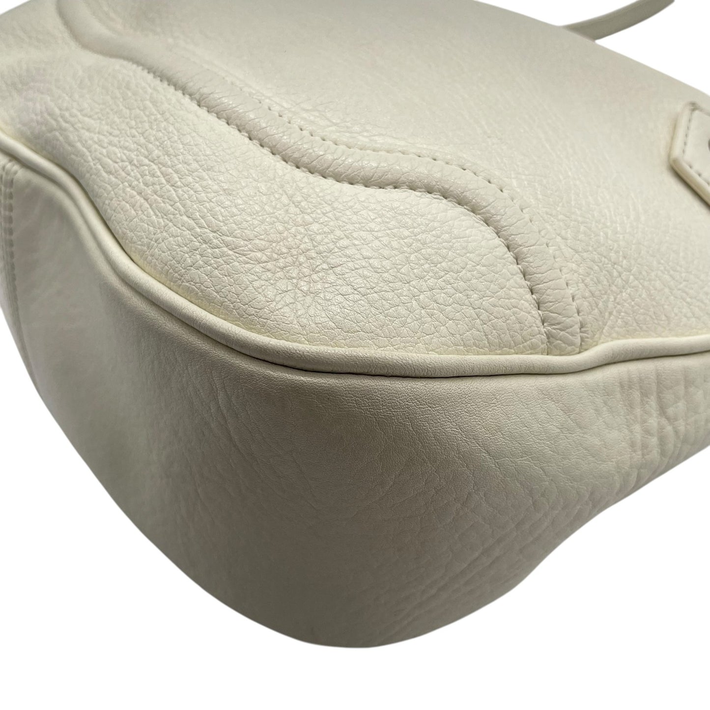 ウンガロ UNGARO レザー ショルダーバッグ ホーボーバッグ 白 ホワイト シルバー金具 レディース S94