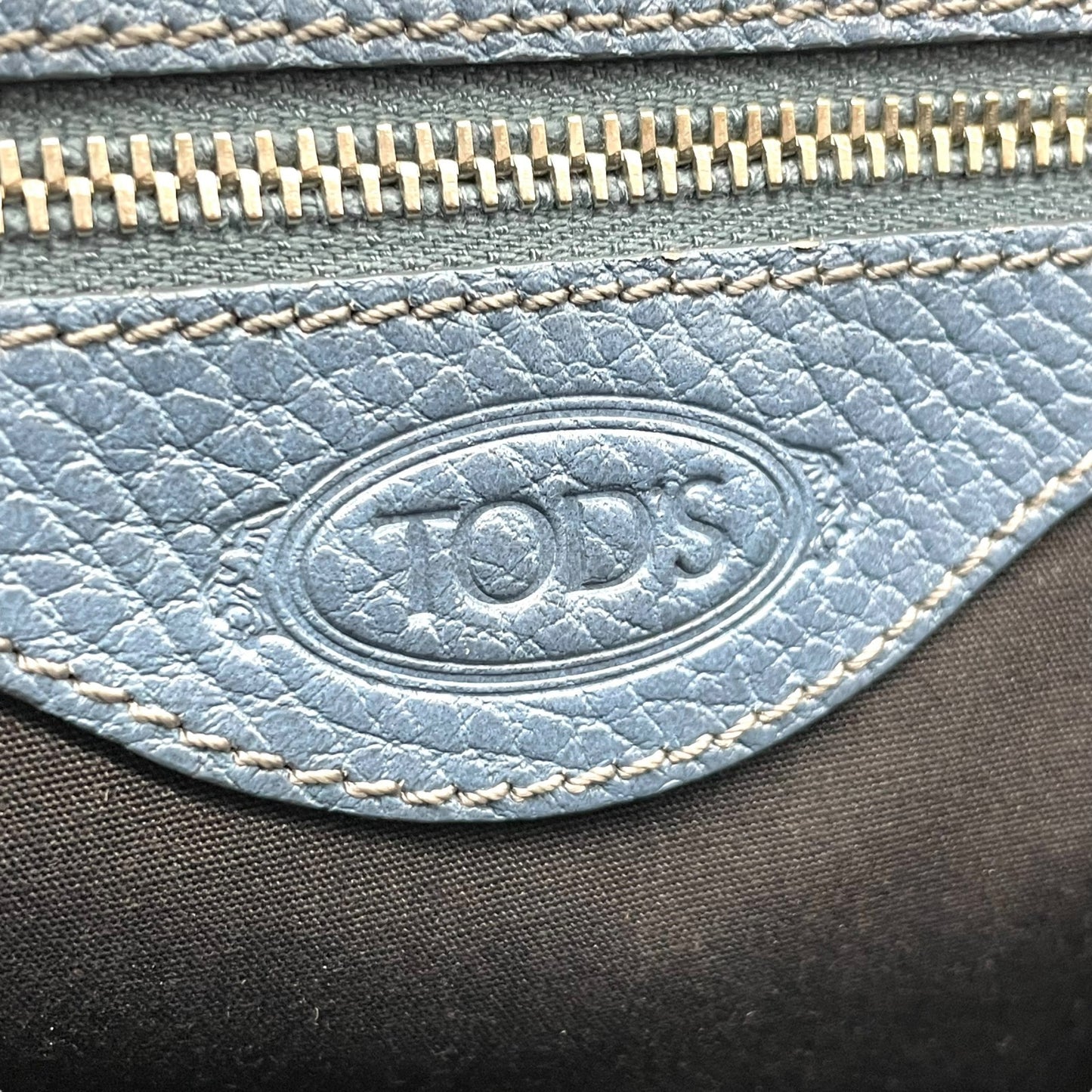 トッズ TOD’S ドーム型 ハンドバッグ ロングハンドル 肩掛け レザー ライトブルー 水色 シルバー金具 トライアングルフォルム A5