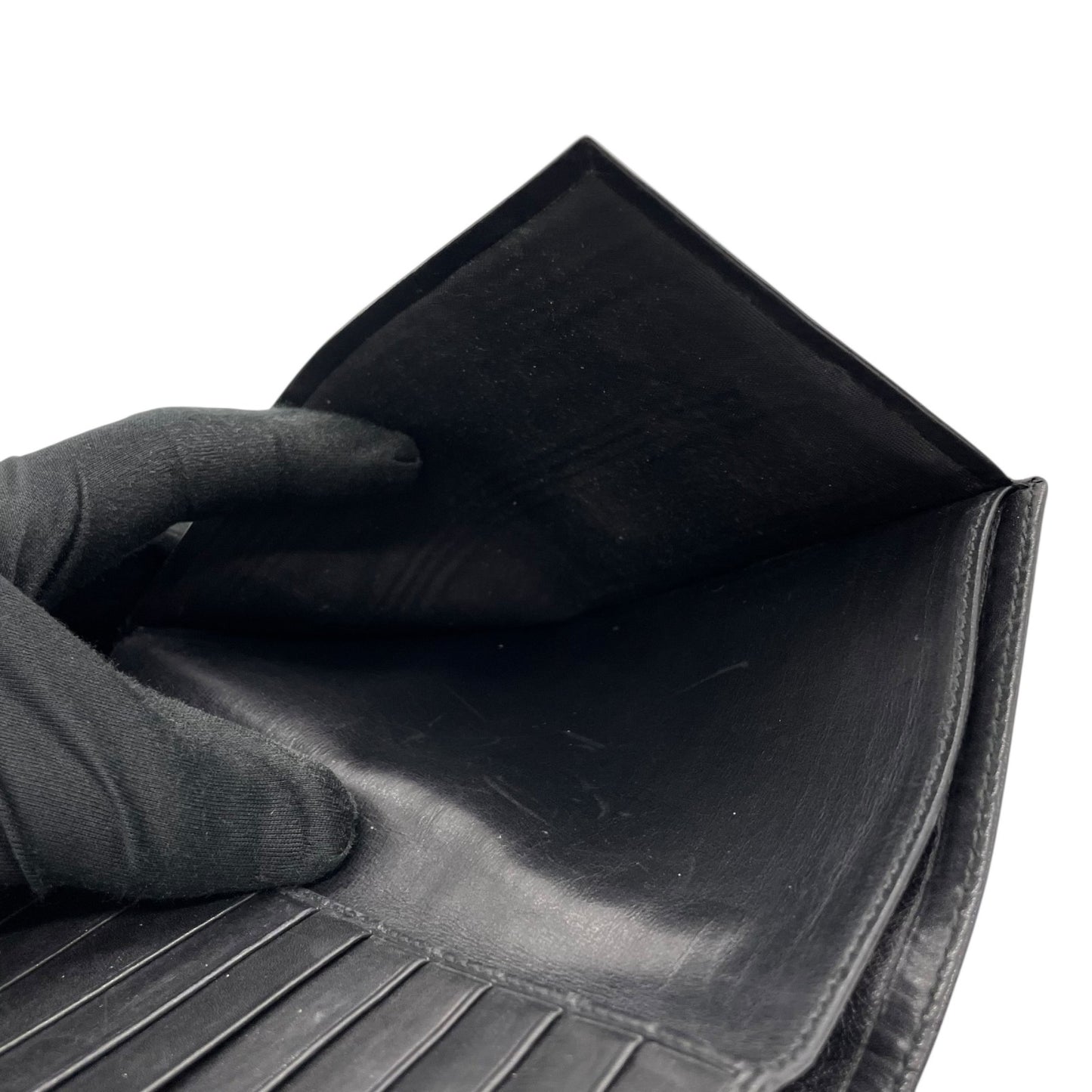 グッチ GUCCI 二つ折り 長財布 札入れ 黒 ブラック レザー シルバー金具 ロゴプレート メンズ 小銭入れなし M5