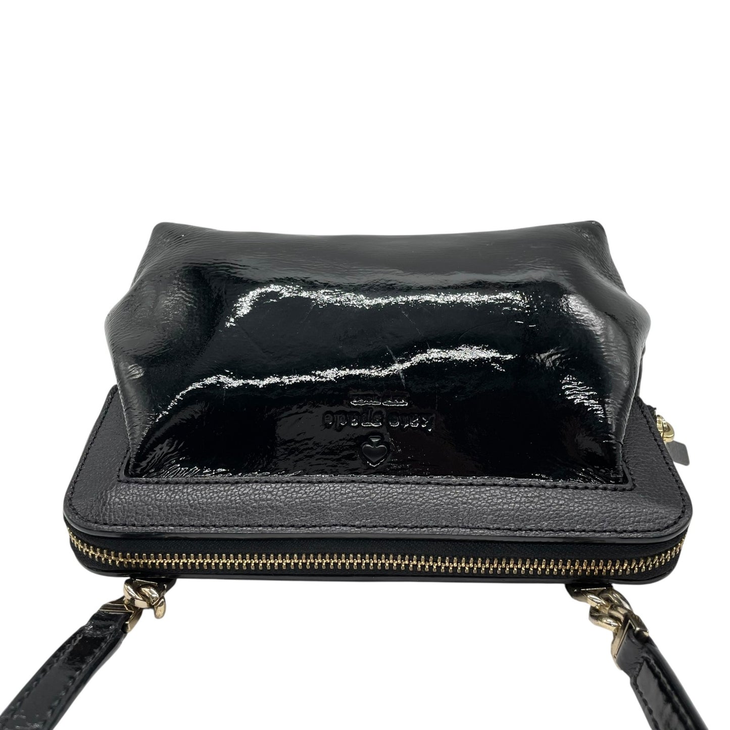 ケイトスペード kate spade ヴェリーゼ ショルダーバッグ エナメル レザー 黒 ブラック ゴールド金具 ロゴ 斜め掛け可 ポシェット レディース U6