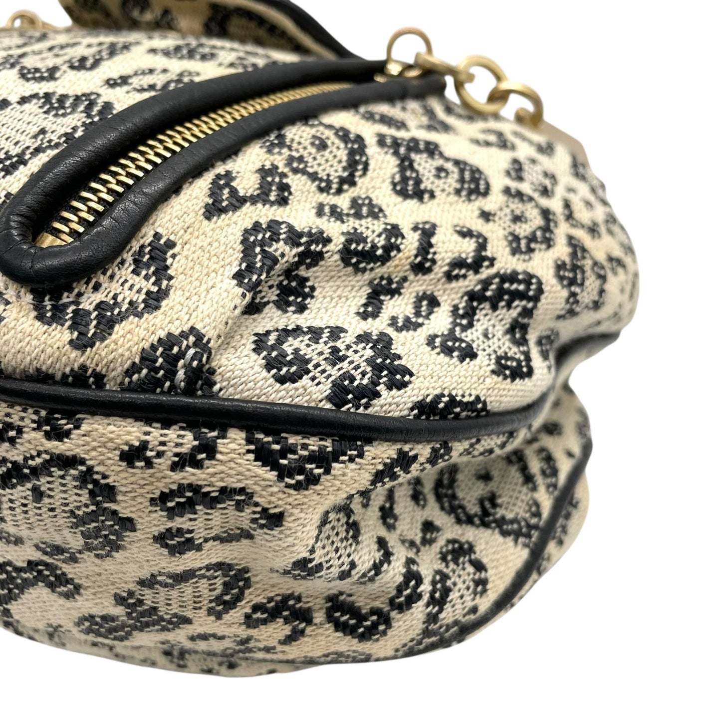 SEE BY CHLOE シーバイクロエ ショルダーバッグ 白 アイボリー 黒 ブラック レオパード ヒョウ柄 キャンバス レザー ゴールド金具 タッセル 斜め掛け可 レディース E5