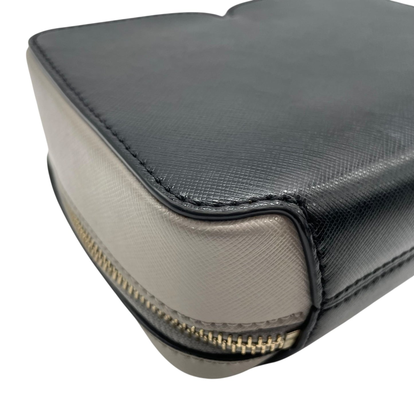 ケイトスペード kate spade ニコラ 2WAY ハンドバッグ ショルダーバッグ ミニバッグ 黒 ブラック グレー レザー シルバー金具 クロスボディ 斜め掛け可 カメラバッグ レディース S30