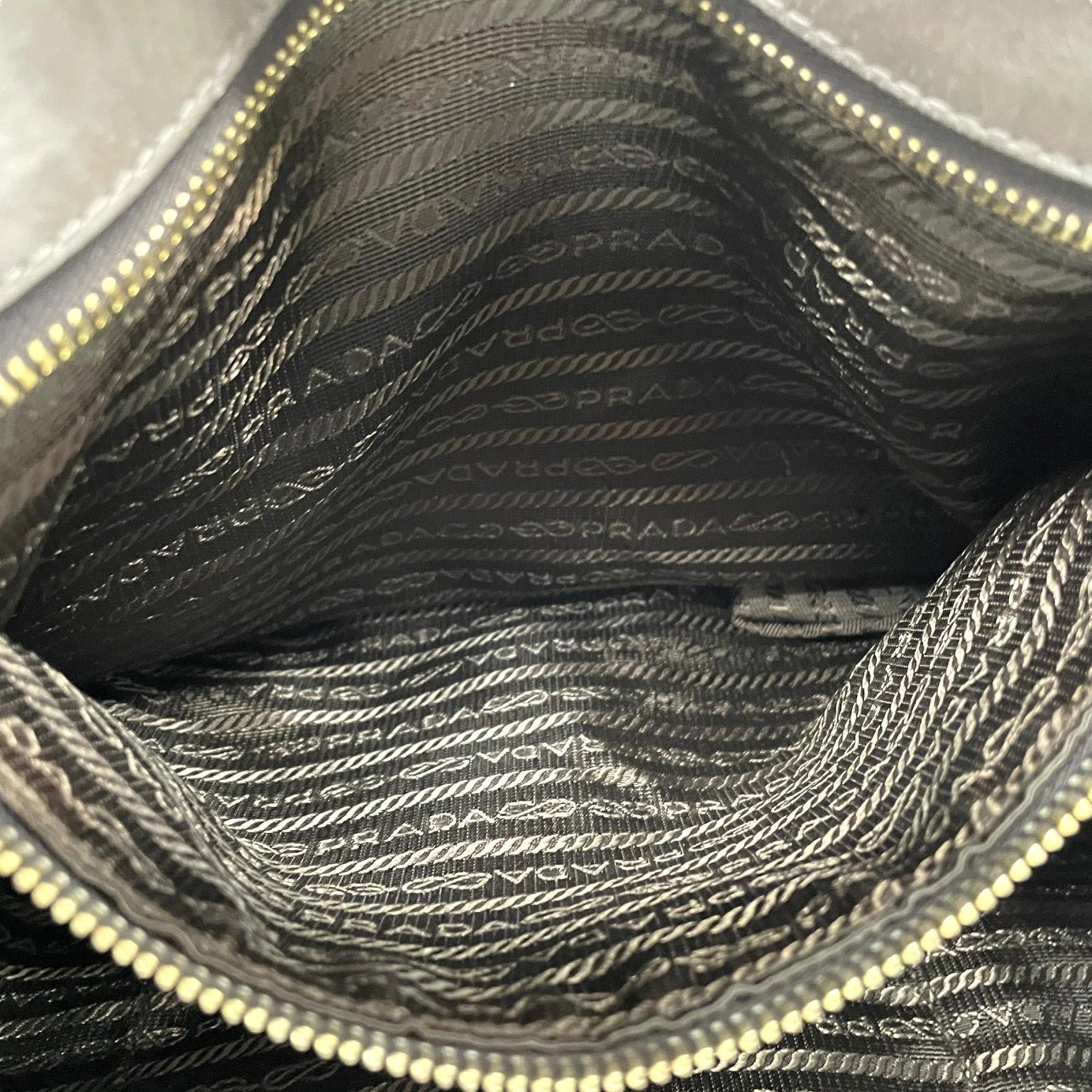 プラダ PRADA トートバッグ ショルダーバッグ 肩掛け 灰色 グレー レザー 金金具 ゴールド金具 2WAY K3