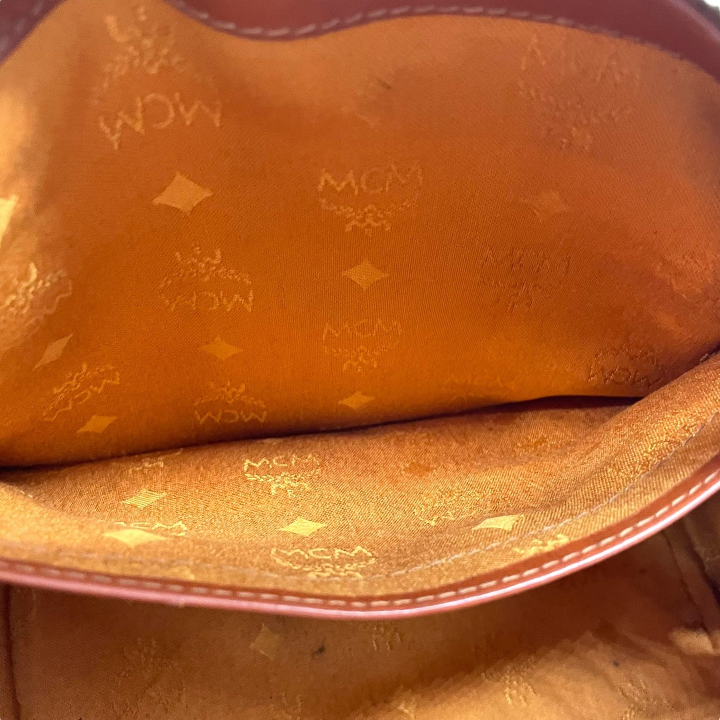 エムシーエム MCM ヴィセトス 2WAY ハンドバッグ ミニボストンバッグ ショルダーバッグ 茶 ブラウン コニャック レザー ゴールド金具 斜め掛け可 レディース D