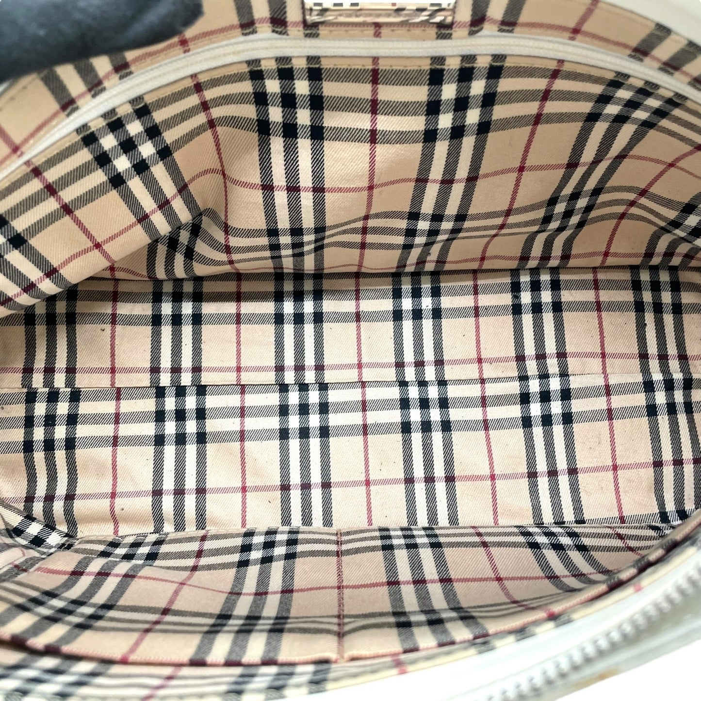BURBERRY バーバリー ハンドバッグ 白 ホワイト 黒 ブラック レザー シルバー金具 ロゴ 横長 Y2K ノバチェック レディース C2