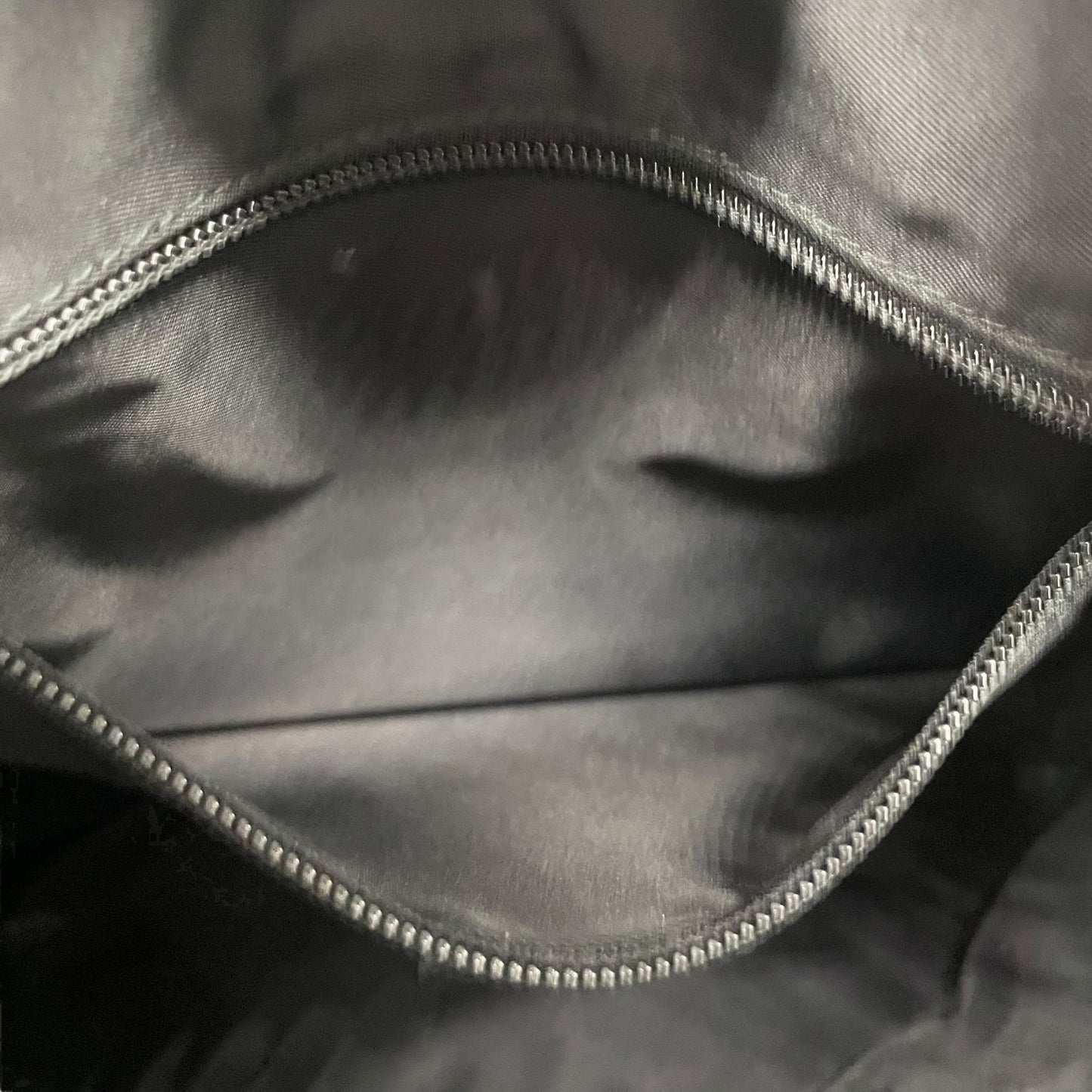 美品 GUCCI グッチ グッチシマ シェリー ロゴ型押し ショルダーバッグ メッセンジャーバッグ レザー 黒 ブラック シルバー金具 322080 斜め掛け可 メンズ レディース E